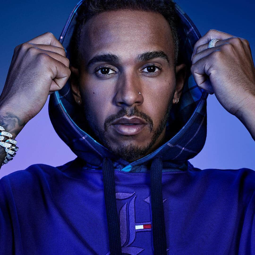 Tommy Hilfigerさんのインスタグラム写真 - (Tommy HilfigerInstagram)「#TommyXLewis = streetwear with an  urban edge. @lewishamilton」3月31日 19時05分 - tommyhilfiger