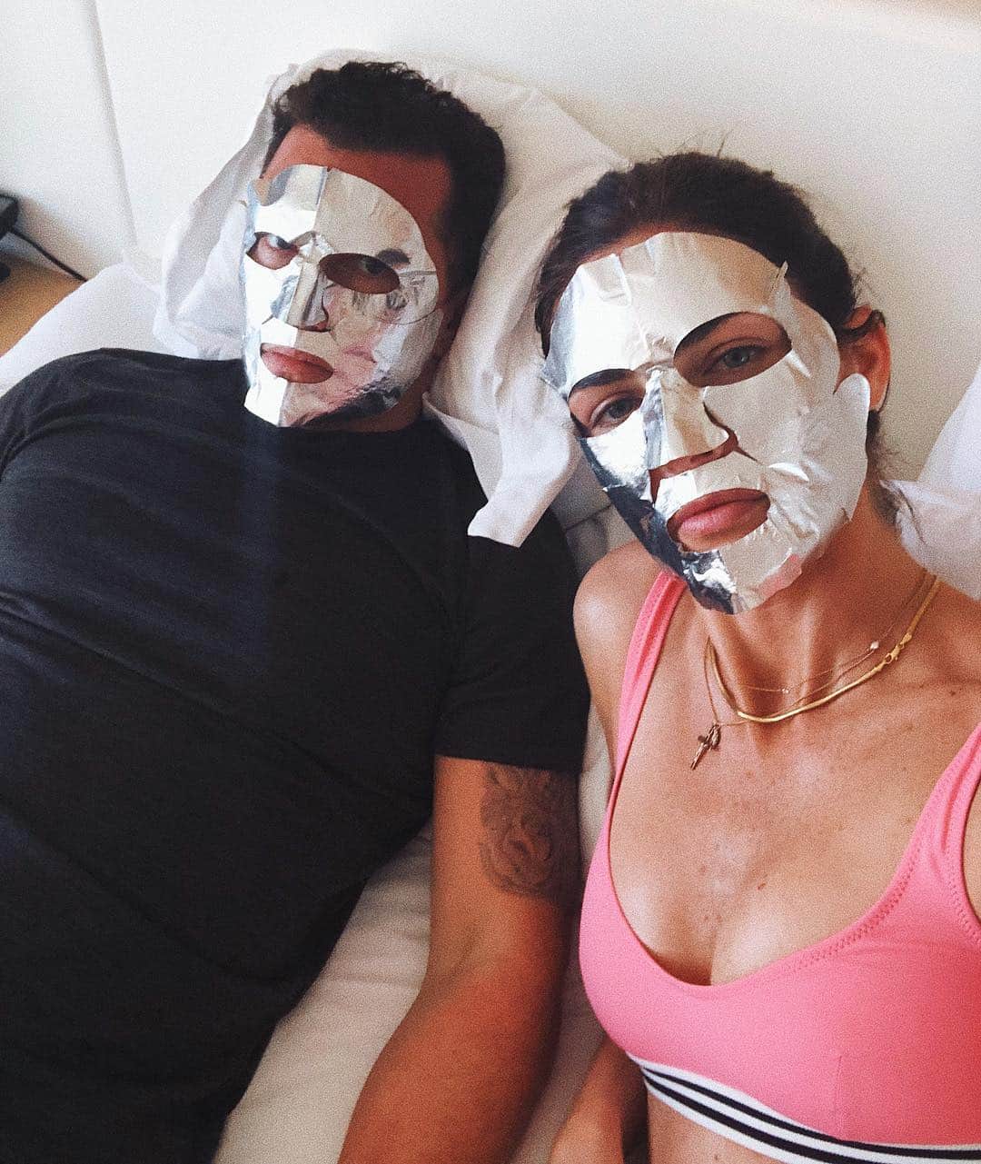 ヒラリー・ローダのインスタグラム：「You have no idea how hard it was to keep a straight face for this photo.」