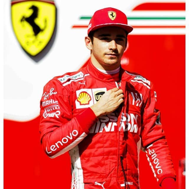 ミハル・チェシカのインスタグラム：「What a Champ!! Unfortunately not his race today... 🏎🏁🇧🇭 #ferrari #formulaone #race #bad #luck #bahrain #champion #watch #out #nevergiveup #formula1 #bahraingp @scuderiaferrari」