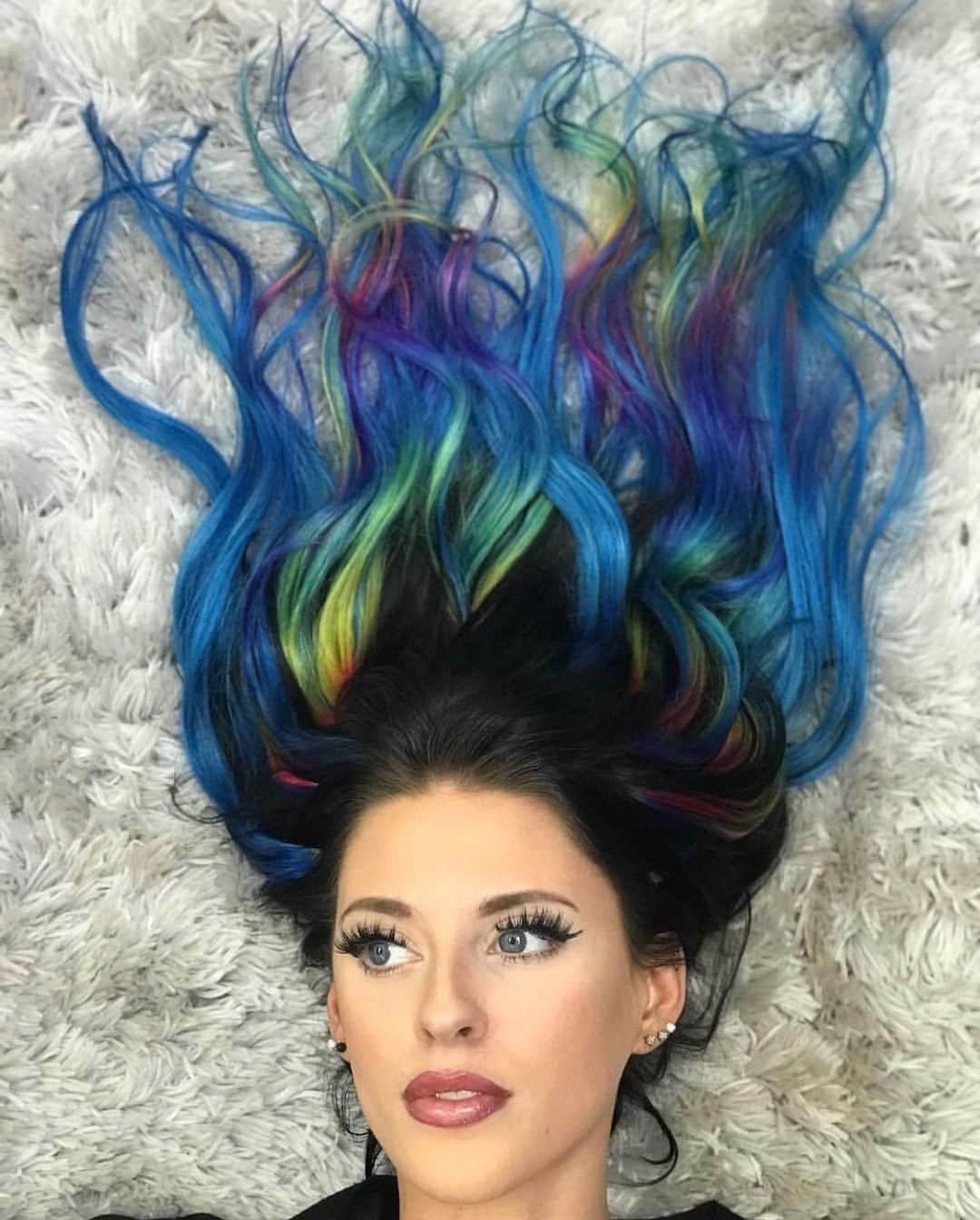 CosmoProf Beautyさんのインスタグラム写真 - (CosmoProf BeautyInstagram)「Daydreaming in color 🌈👑 ✨ Prismatic rainbow hair by @megansheasullivan using @pravana color to create this stunning look 💙💜💚💛 ✨ Save up to 50% on Pravana #Chromasilk Vivids at #cosmoprofbeauty where you are #licensedtocreate colorfully!  #repost #pravanavivids #vividhaircolor #vivids #vividhair #colormelt #rainbowhair」4月1日 5時00分 - cosmoprofbeauty