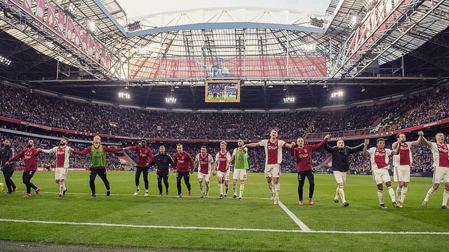 ラセ・シェーネのインスタグラム：「That winning feeling #ajapsv #team #ajax #LS20」