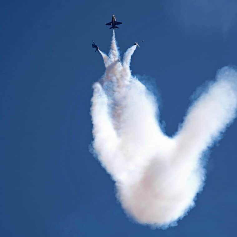 NBC Newsさんのインスタグラム写真 - (NBC NewsInstagram)「The US Navy's #BlueAngels Flight Demonstration Squadron performed maneuvers near #KeyWest, #Florida on Saturday as part of the Southernmost Air Spectacular, a show that was held this weekend to celebrate women in #aviation. . 📷 Rob O'Neal / @afpphoto / @gettyimages」4月1日 5時13分 - nbcnews