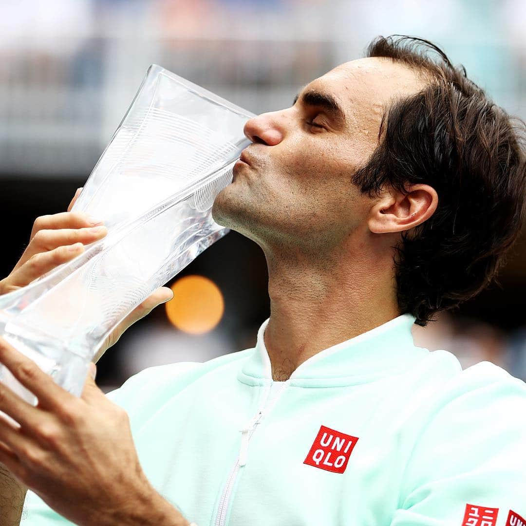 ATP World Tourさんのインスタグラム写真 - (ATP World TourInstagram)「It’s Miami 101 for @rogerfederer! 👊 . . . #ATPTour #MiamiOpen #ATP #Tennis #Federer」4月1日 5時21分 - atptour