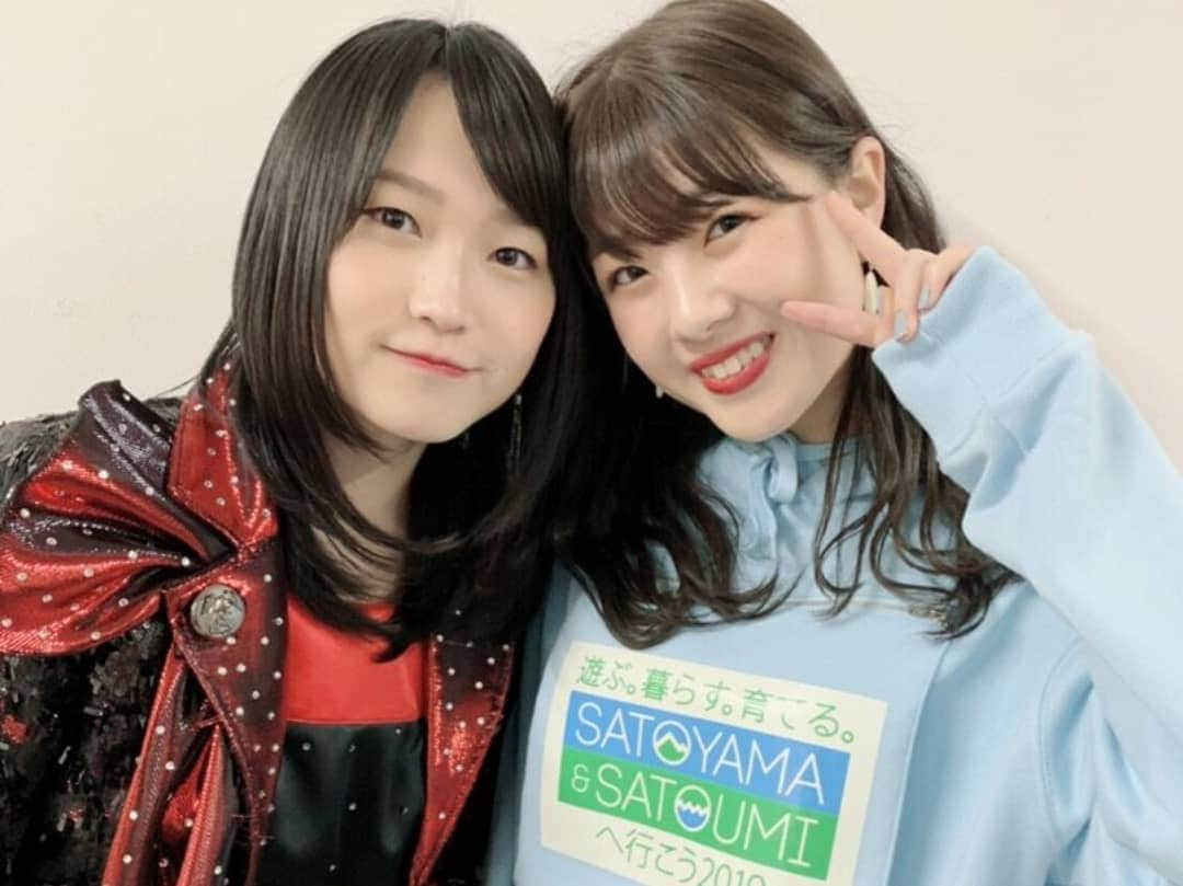 鞘師里保さんのインスタグラム写真 - (鞘師里保Instagram)「Riho came last night to watch HinaFes.  I'm sorry for spamming alot these days. --; #sayashiriho #鞘師里保  #odasakura #小田さくら  #nakanishikana #中西香菜 #morningmusume19 #モーニング娘19 #angerme #アンジュルム」4月1日 5時30分 - sayashiriho_