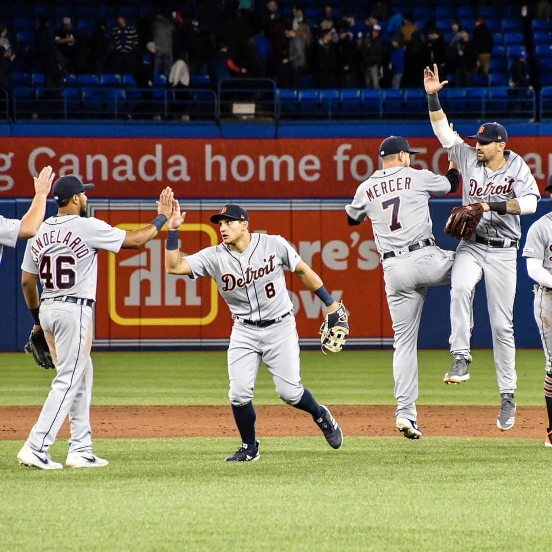 デトロイト・タイガースさんのインスタグラム写真 - (デトロイト・タイガースInstagram)「TIGERS WIN!  #MotorOn」4月1日 5時39分 - tigers