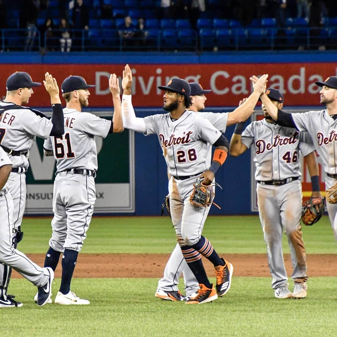 デトロイト・タイガースさんのインスタグラム写真 - (デトロイト・タイガースInstagram)「TIGERS WIN!  #MotorOn」4月1日 5時39分 - tigers