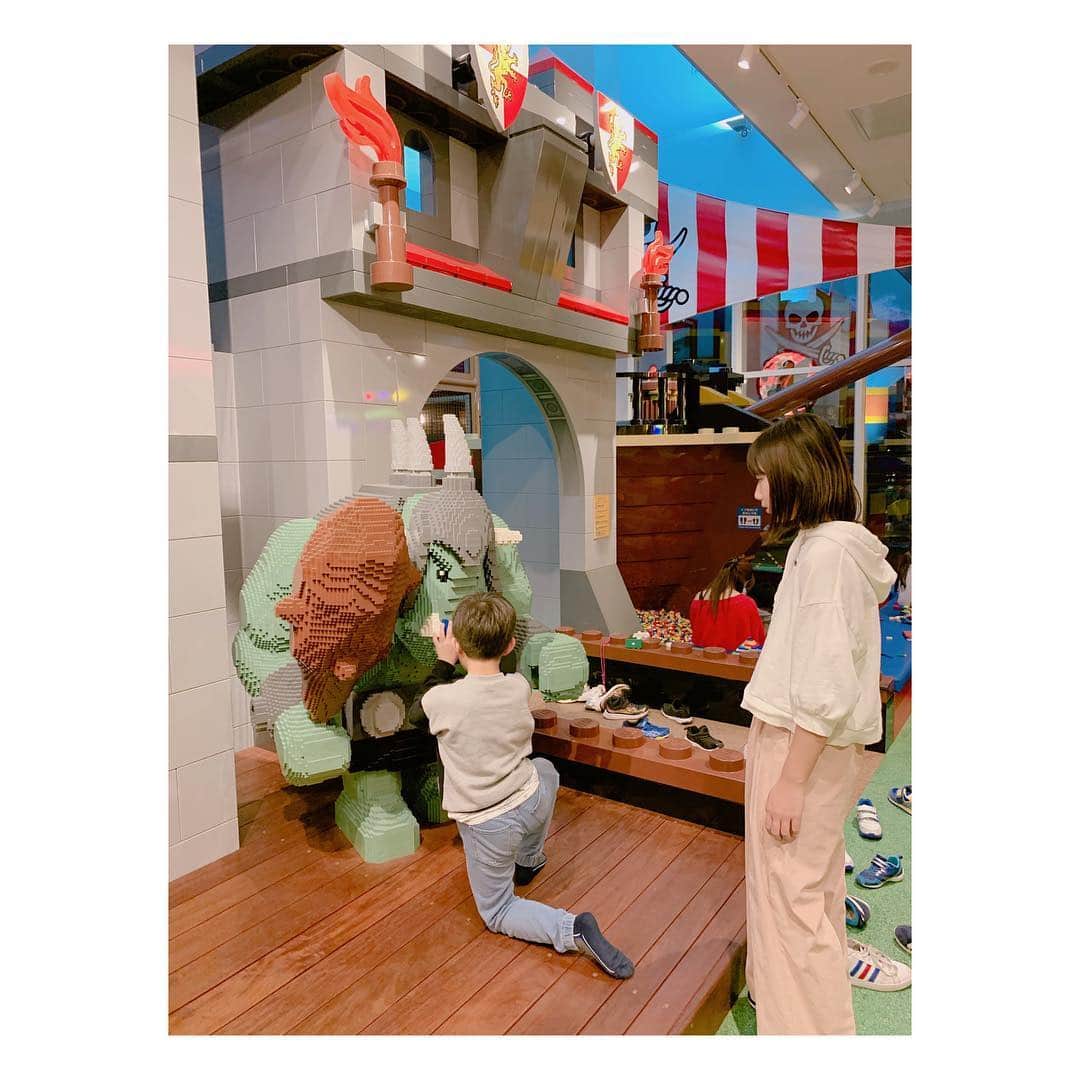 辻希美さんのインスタグラム写真 - (辻希美Instagram)「正解はLEGOランド❤️ LEGOランドのHotelが凄すぎぃ〜る❤️✨✨ #レゴランド #lego  #hotel  #名古屋 #凄すぎる #どこもかしこも写真映え #インスタ映え だ #可愛い #楽しい」3月31日 21時07分 - tsujinozomi_official