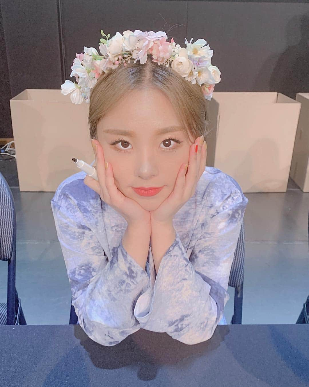 Mamamooさんのインスタグラム写真 - (MamamooInstagram)「‪[#휘인] ‬ ‪마지막 팬싸인회 마지막 비하인드 컷💐‬ ‪-‬ ‪고고베베 활동 미모 맛집이였던 휜꽃🌼‬」3月31日 20時59分 - mamamoo_official