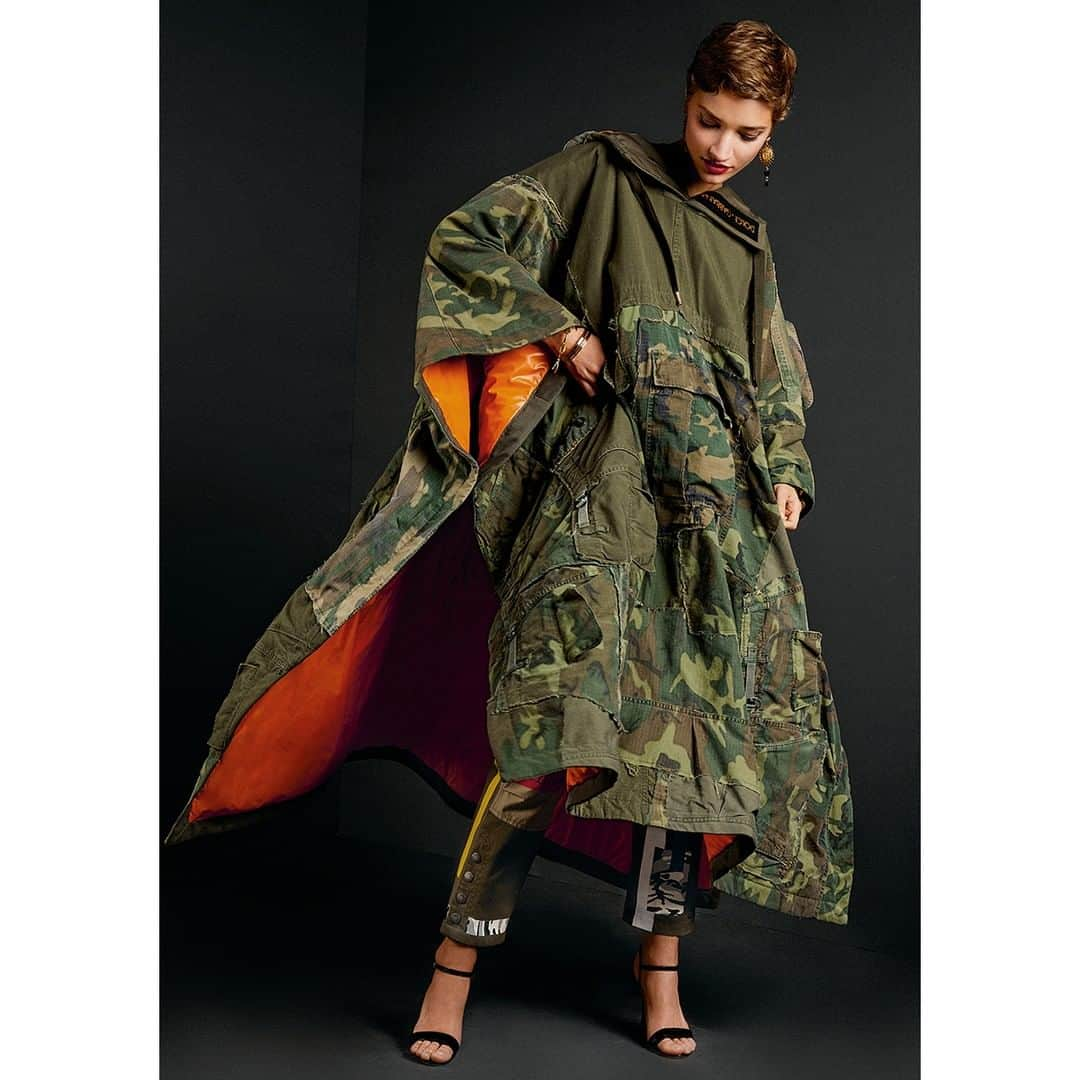 ドルチェ&ガッバーナさんのインスタグラム写真 - (ドルチェ&ガッバーナInstagram)「Dolce&Gabbana's camouflage: oversize, overlaid and paired with bright orange. #DGWomen」3月31日 21時00分 - dolcegabbana