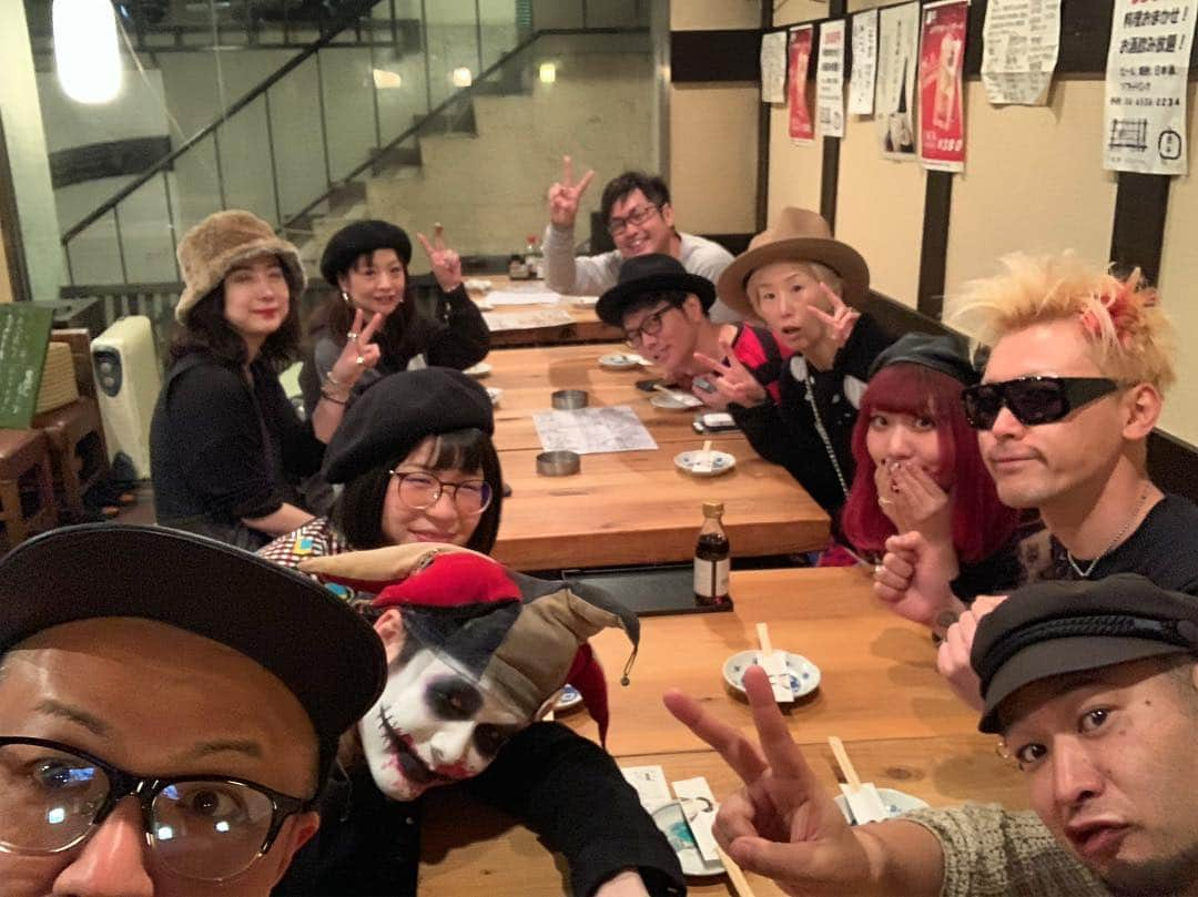 白鳥雪之丞さんのインスタグラム写真 - (白鳥雪之丞Instagram)「TEARS OF SWAN×ORIGINAL JOHN  W POP UP SHOP TOUR 2019/VOICE OF A GENERATION in 大阪、3日間終了しました!! 今回も場所を提供して下さったマサさん、参加してくれた岡田君、ケンジ君、そしてお忙しい中足を運んで下さった皆様、本当にありがとうございました(^^)💛 @originaljohn_official  #originaljohn  @tears_of_swan  #tearsofswan  @hattrickersofficial  #vellocet #popupshop  #popupshoptour #voiceofageneration  @closer_osaka  #closer_osaka  #大阪」3月31日 21時11分 - yukinojoeshiratori