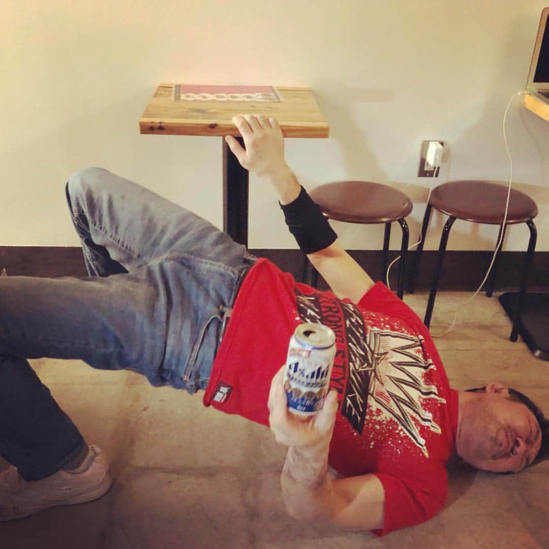 のインスタグラム：「. 【STRONG STYLE】 . Thanks for your T-shirt, Mr.Shinsuke Nakamura. @shinsukenakamura YeaOh! . #sakuraba #shinsukenakamura #イヤァオ」