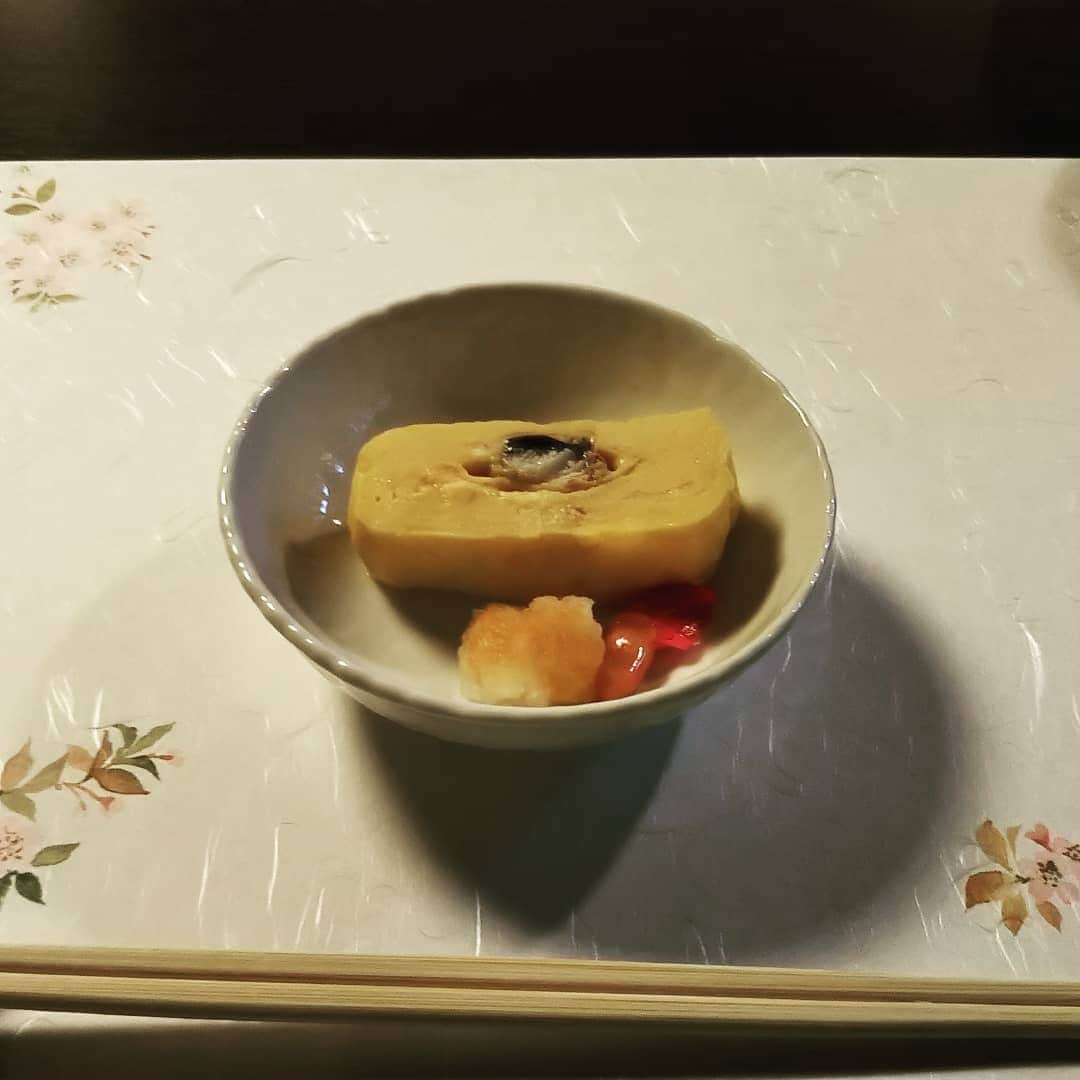 草野歩さんのインスタグラム写真 - (草野歩Instagram)「平成最後だと思ってた日のご飯は鰻でした🍴  #鰻#白焼き#鰻丼#平成最後じゃなかった #夕食#贅沢ご飯」3月31日 21時22分 - kusano_ayumi