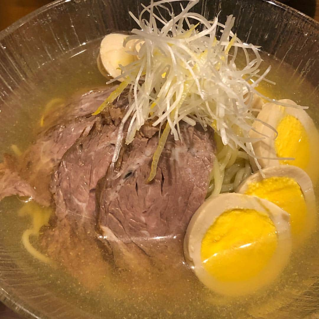 甘糟記子さんのインスタグラム写真 - (甘糟記子Instagram)「石垣島1日目の夕飯は寅壱精肉店！  今回4日間とも焼肉屋さんを予約してます（笑）  石垣島は石垣牛が有名なので、焼肉店の激戦区！  今回はそれも楽しみの１つ（笑）  寅壱精肉店さん、期待を裏切らない美味しさとコスパ！ 一人前の量が結構しっかりあったよ〜！ ちなみに、精肉店がやってるので、横でお肉も買えます( ^ω^ ) 石垣牛をお友達に送ったり(๑˃̵ᴗ˂̵) 美味しかった〜(≧∀≦) #石垣島#焼肉#寅壱精肉店#美味しい#石垣牛#春休み#家族旅行#旅行#子連れ旅#japanese#japan #ishigakiisland」3月31日 21時37分 - norihey924