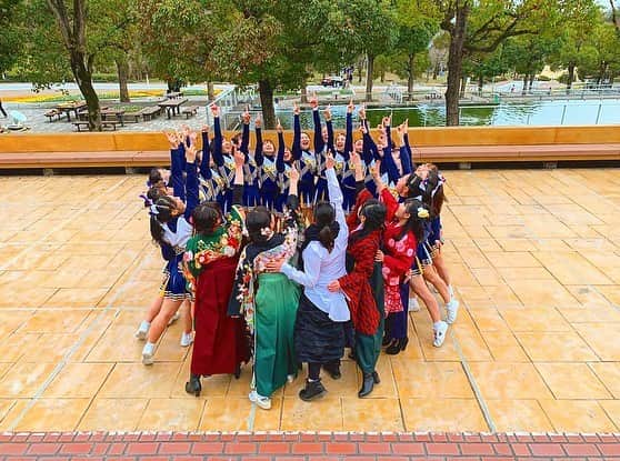 中央大学応援団チアリーディング部SPIRITSのインスタグラム：「BIG BIG BIG NEWS！！！！ 画像を右にスライドしてください👉❤️❤️❤️ ・ ・ 明日4/1から新歓期間が始まります！ 新歓期間には、中ステでの演技・お花見・体験会・食事会があります😍 ６号館前にはSPIRITSのブースもございますので、ぜひ足を運んでください👣💗 部員一同、新入生のみなさんとお会いできるのを楽しみにしております😆✨✨ ・ ・ #中央大学 #CHUO #chuouniversity  #中央大学応援団 #応援団 #SPIRITS #学友会 #体育連盟 #応援  #チアリーディング #cheerleading #2019 #春から中大 #春から中央 #新入生 #大歓迎 #新歓 #入学 #おめでとう」