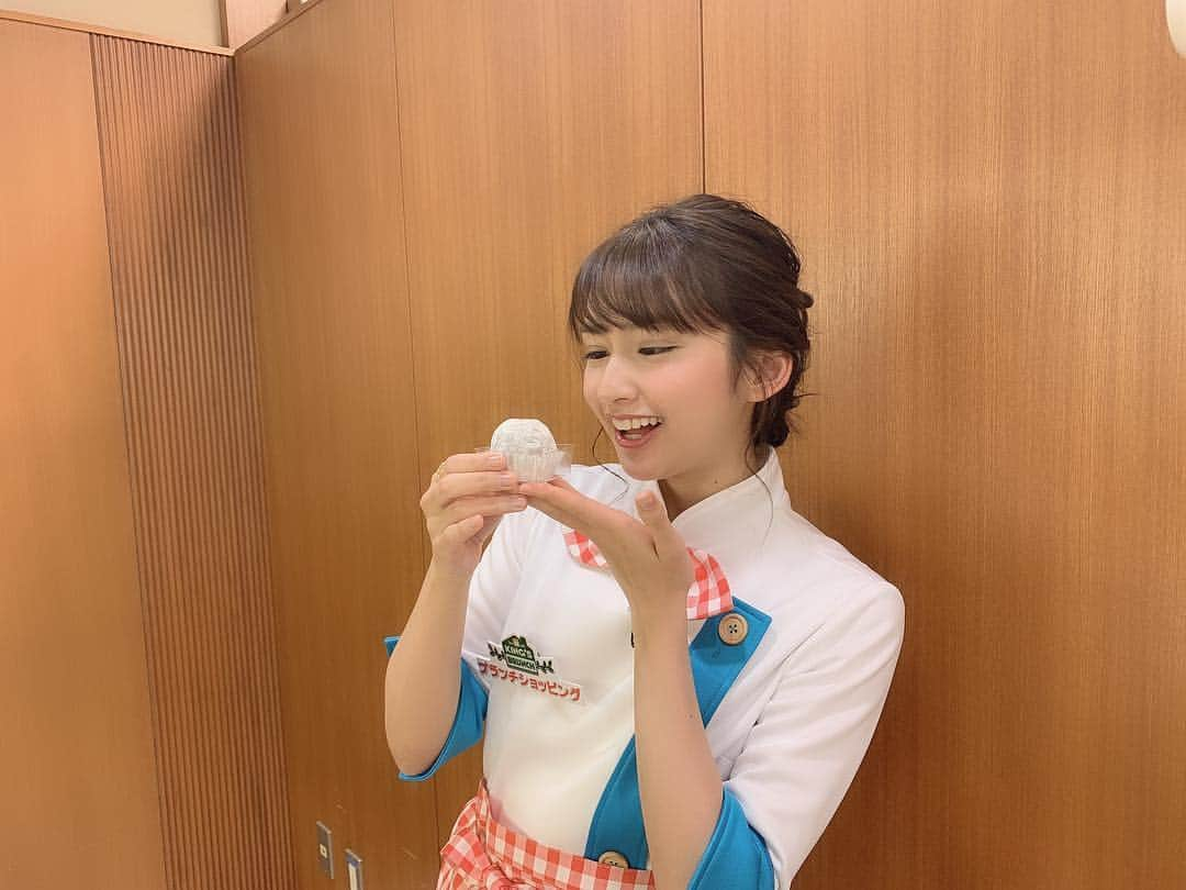 小泉遥さんのインスタグラム写真 - (小泉遥Instagram)「. ここのいちご大福がびっくりするくらい美味しかったの！ 行列で並ばないと買えないらしくてそれを差し入れで頂けて ハッピーな気持ちになったよ😋💕💕 あんことお餅の割合が絶妙だった🥺 . #鈴懸 #新宿伊勢丹店」3月31日 21時39分 - koiharu_official