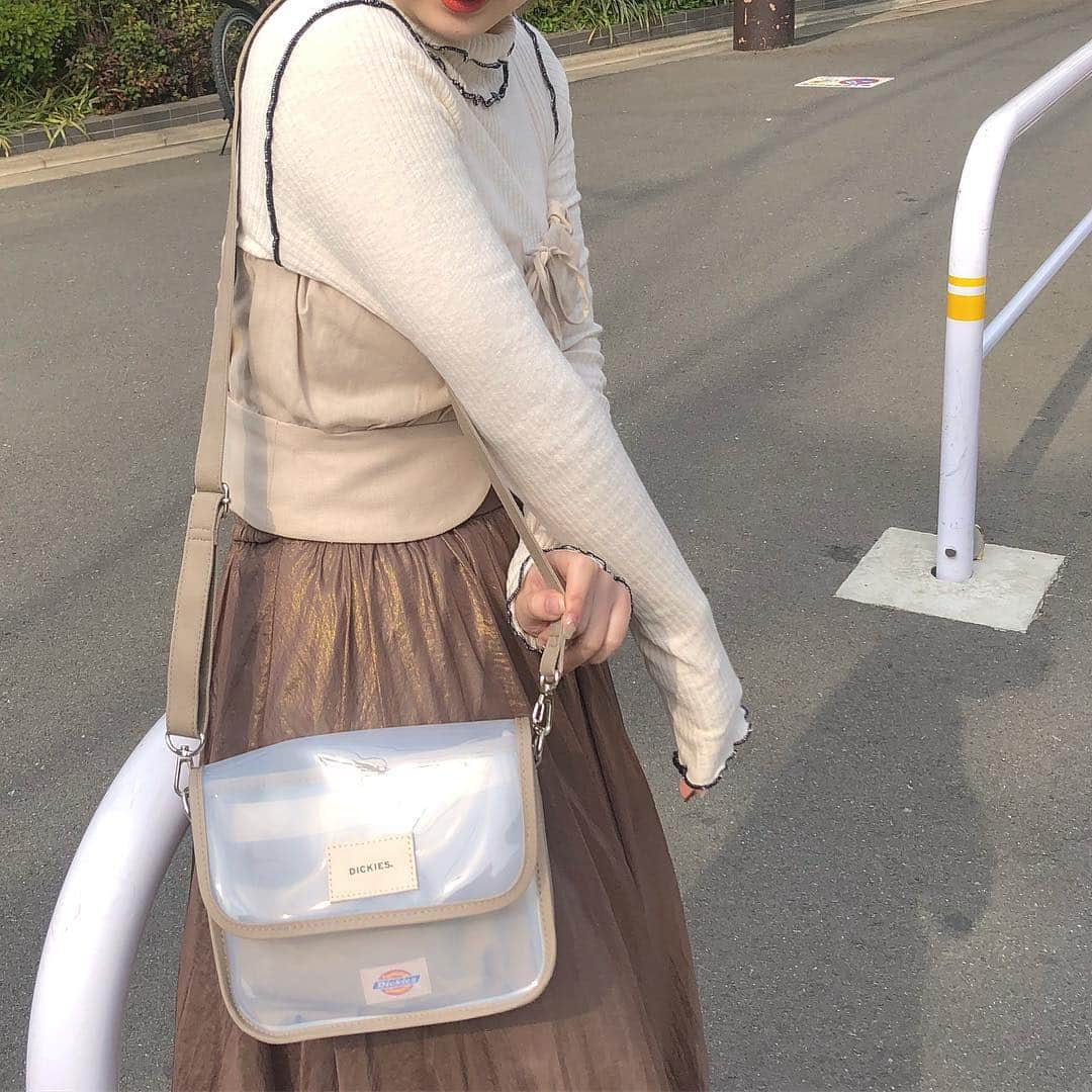 古南 祐佳さんのインスタグラム写真 - (古南 祐佳Instagram)「. 可愛い可愛い言われる今年買ったバッグ🌈 マーキュリーとディッキーズのコラボ〜 コラボも激アツなんやけど、なんせ色がね、可愛すぎてね😌❤️ . . #fashion #coordinate #outfit  #ファッション #コーデ #mercuryduo  #dickies #マーキュリーデュオ  #ディッキーズ」3月31日 21時50分 - komi_yk