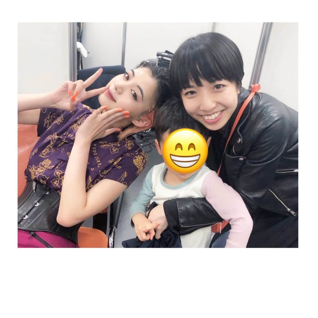 小脇美里さんのインスタグラム写真 - (小脇美里Instagram)「・ エライザとも会えた♡ @elaiza_ikd ・ ・ ・ CanCam時代、まだ高校生のエライザと色々一緒に撮影していたのが懐かしい♡ ・ ・ ほんと当時から、ものすごく努力家で、悔しい思いもいっぱいしていただろうけど それでもいつも前向きにストイックに自分の目標に向かって動き続けていたのをずっと見ていたから、 今こうやって色々な場所で活躍している姿を見るのは心から嬉しいし、感動する♡ ・ ・ 久しぶりに会っても、高校生の頃の まっすぐ、礼儀正しく、優しい エライザは変わらず健在で。 嬉しかったなぁ☻ ・ ・ ・ #TGC #池田エライザ ちゃん」3月31日 21時47分 - misatokowaki