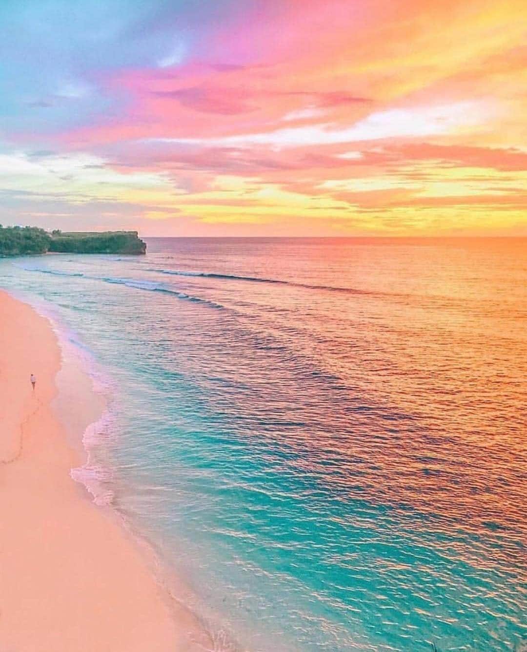 Wonderful Placesさんのインスタグラム写真 - (Wonderful PlacesInstagram)「Cotton Candy sunset in Bali - Indonesia ✨😍😍😍✨ . Picture by ✨✨@iw.wm✨✨ #wonderful_places for a feature ❤️」3月31日 21時47分 - wonderful_places