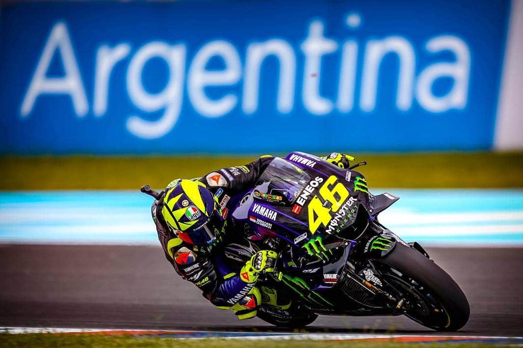 バレンティーノ・ロッシさんのインスタグラム写真 - (バレンティーノ・ロッシInstagram)「Termas de Rio Hondo,Argentina Saturday,official practice 📸 @falex79 @mighelon」3月31日 21時55分 - valeyellow46