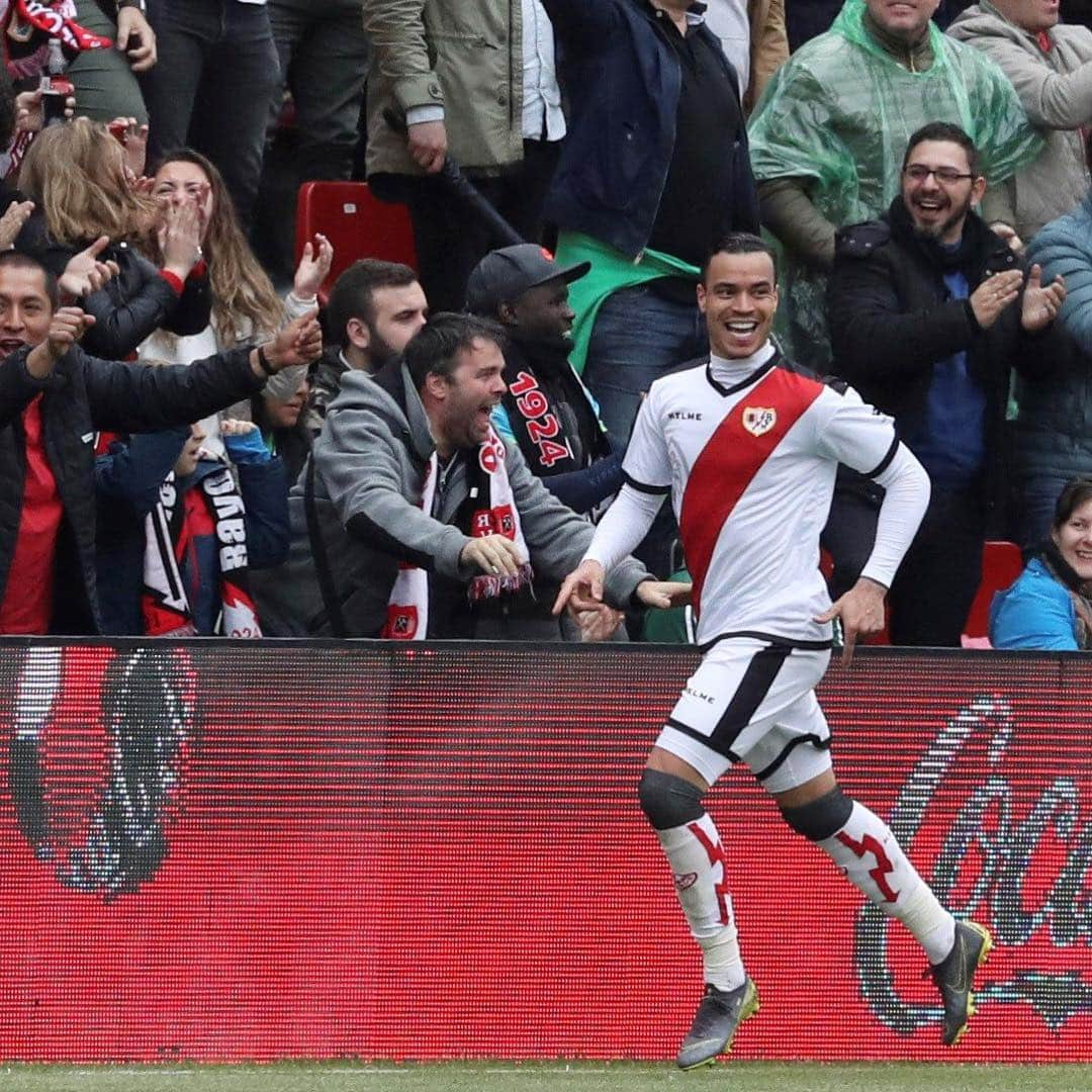 LFPさんのインスタグラム写真 - (LFPInstagram)「RDT means DANGER!⚡️ • #RDT #Raul #Tomas #Rayo #Goal #LaLiga  #LaLigaSantander」3月31日 22時05分 - laliga