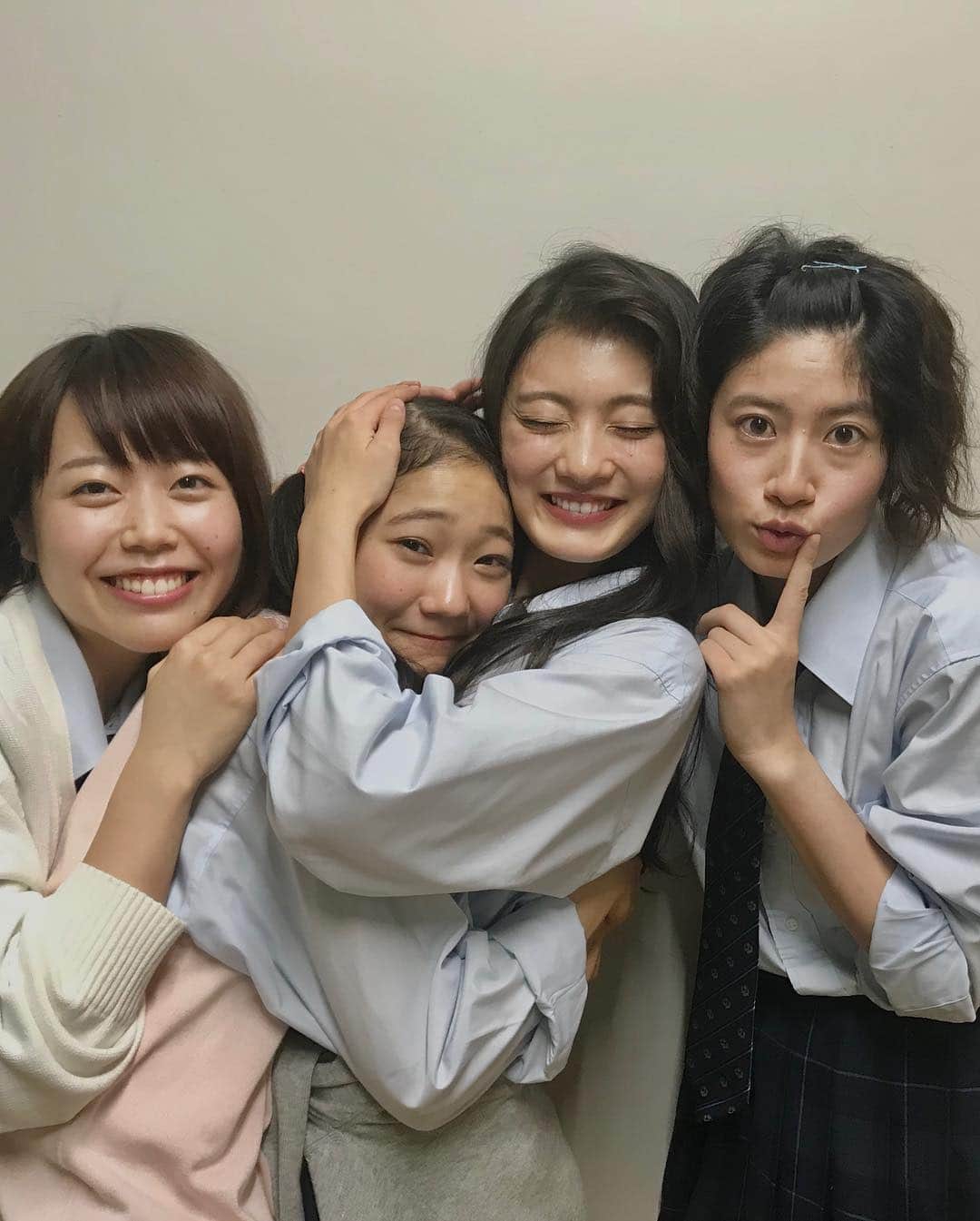 斎藤なりさんのインスタグラム写真 - (斎藤なりInstagram)「お知らせ🌱 . 6月28日全国ロードショー ホットギミック ガールミーツボーイ 堀未央奈さんの同級生のギャル役として 出演させていただきました！ 序盤、一瞬映っているので見てくれると嬉しいです🌸 . 正直これほどクールでキュートで どこか"乱れる"という単語を思わせる センチメンタルなラブストーリー無いと思います。。。 . そして念願の山戸監督と携われて本当に幸せだった。 しかも今回はオーディションではなく オファーでお仕事いただいたのも嬉しかったなぁ , 今後も頑張るので みなさん、是非見てね🕊 . #ホットギミック #ホットギミックガールミーツボーイ」3月31日 22時05分 - nari_eye