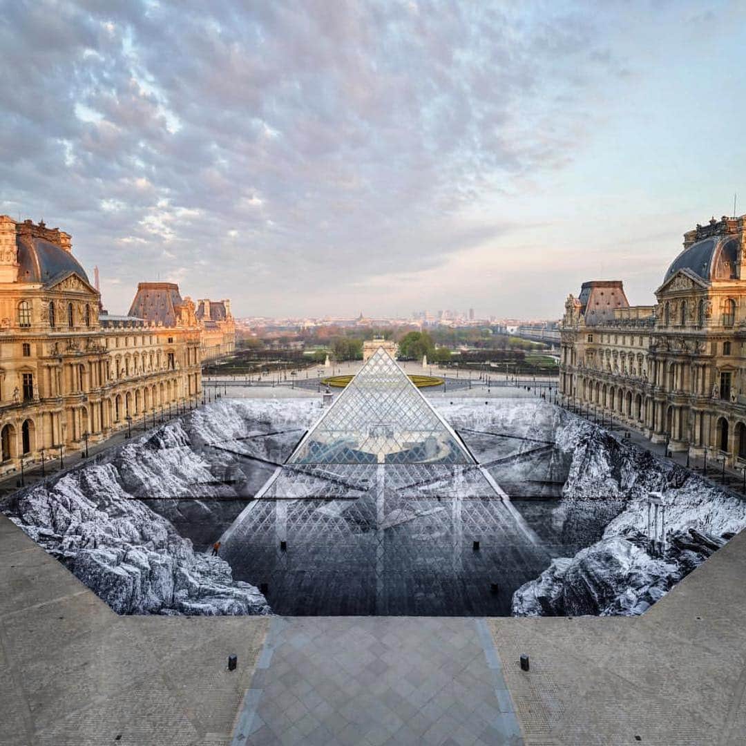 Juxtapoz Magazineさんのインスタグラム写真 - (Juxtapoz MagazineInstagram)「Congratulations to @jr on his massive and stunning work around the pyramid at the @museelouvre in Paris. We are so honored to have witnessed the making this week!」3月31日 22時06分 - juxtapozmag
