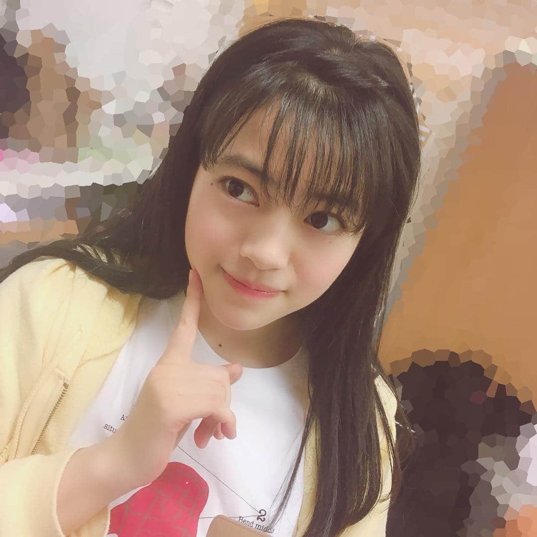 高岡薫のインスタグラム：「七瀬とあやねに髪の毛してもらった！ 横道が撮影してくれた！  #吉川七瀬 #髙橋彩音 #横道侑里 #目線逸らしてみた」