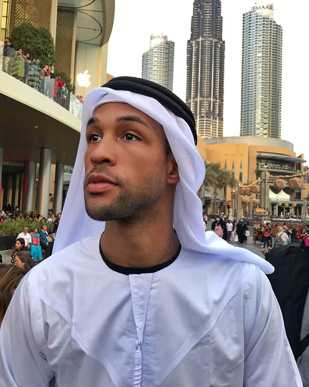 SIMON DESUEのインスタグラム：「💰 Arab Money 💰」