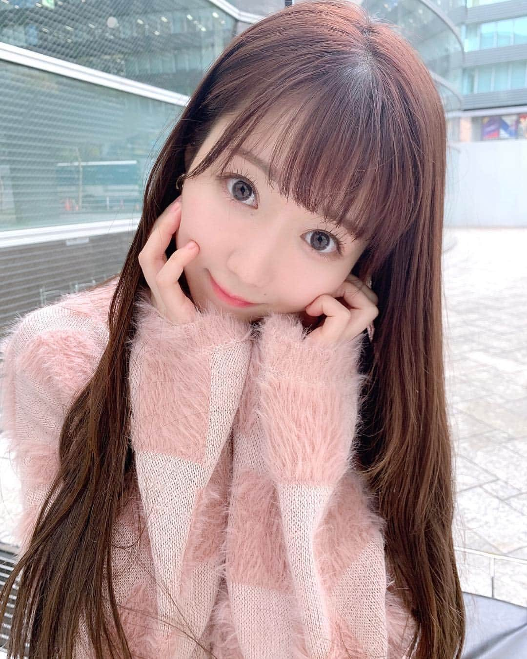 大谷映美里さんのインスタグラム写真 - (大谷映美里Instagram)「🌸🌱🌸🌱 ㅤㅤㅤㅤㅤㅤㅤㅤㅤㅤㅤㅤㅤ 普段から丸メガネはかけたりします‪(👁ω👁）✨ あたたかくなってきたので そろそろアウターなしでお出かけしたいなぁ〜🍡 ㅤㅤㅤㅤㅤㅤㅤㅤㅤㅤㅤㅤㅤ ふわふわカーディガンとキラッとしたスカートは #cattykitten です🐈💕 ㅤㅤㅤㅤㅤㅤㅤㅤㅤㅤㅤㅤㅤ #niceclaup #nicoron #andlottie #liquem #みりにゃ服」3月31日 22時26分 - otani_emiri