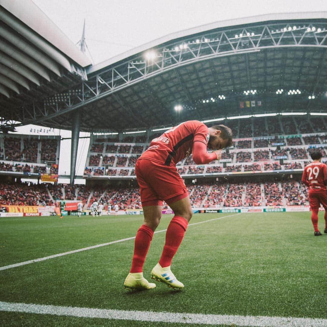 サッカーキングさんのインスタグラム写真 - (サッカーキングInstagram)「. 神に祈りピッチへ （2019.03.30） . 📷Photo by Yusuke Ohki/大木雄介 . #ガブリエルシャビエル #シャビエル #GabrielXavier #GX10 #名古屋グランパス #Grampus #コトシハJガハンパナイ #明治安田生命J1リーグ #Jリーグ #JLeague #J撮り #J1 #football #サッカーキング #⚽️ #サッカー」3月31日 22時22分 - soccerkingjp