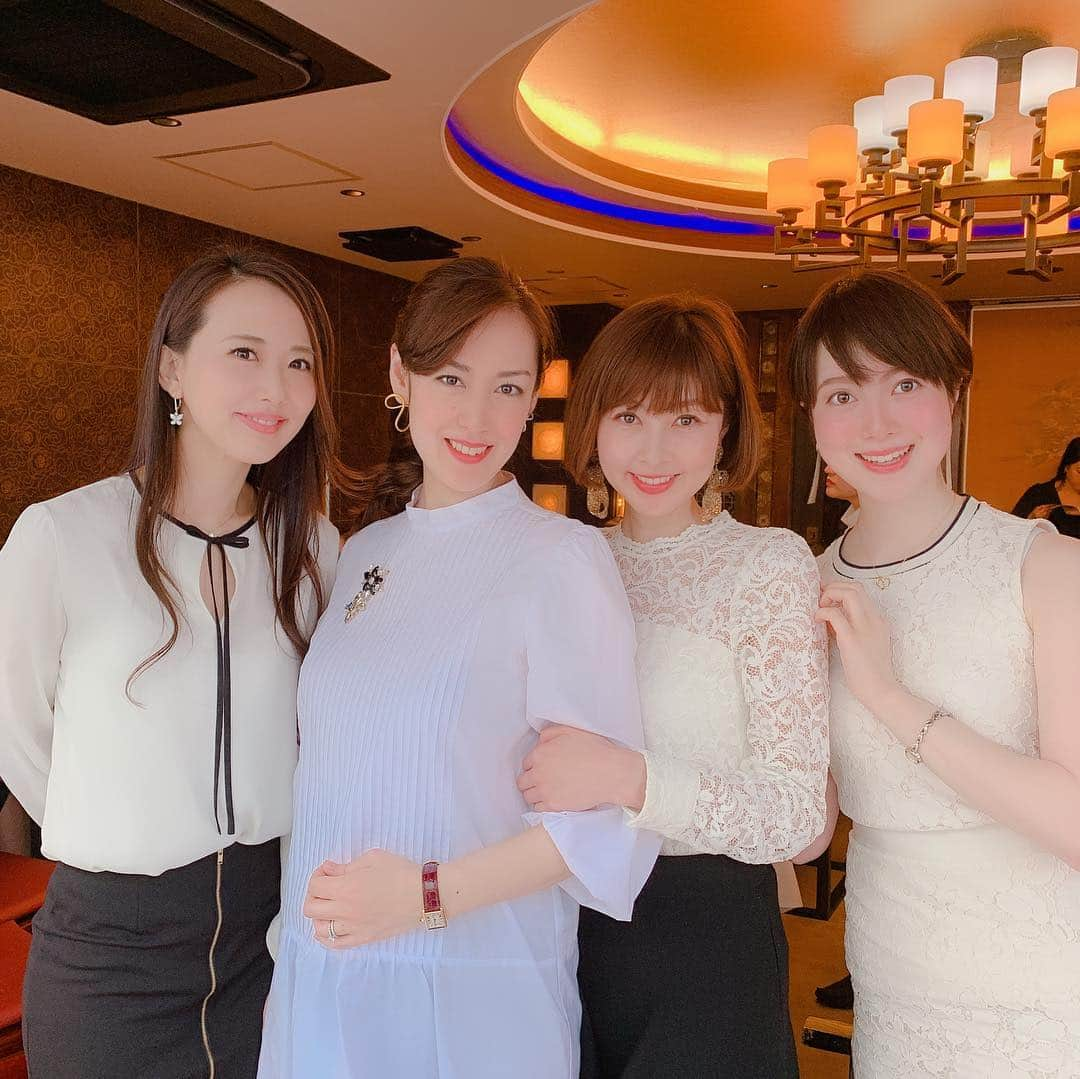 相沢礼子さんのインスタグラム写真 - (相沢礼子Instagram)「#ミス日本 #やまとなでしこ会 #ランチ  #相沢礼子  私の着ている白いブラウスは、 #ナノユニバース さんと #セントフォース の #コラボ服 です^ ^ @nanouniverse_official  #私服  #コーディネート #outfit #ootd #ナノユニバース  #fashion #love #instagood #photooftheday #fashion #beautiful #happy #cute #followme  me #japan #love  #写真好きな人と繋がりたい  #お洒落さんと繋がりたい #猫」3月31日 22時23分 - reikoaizawa828