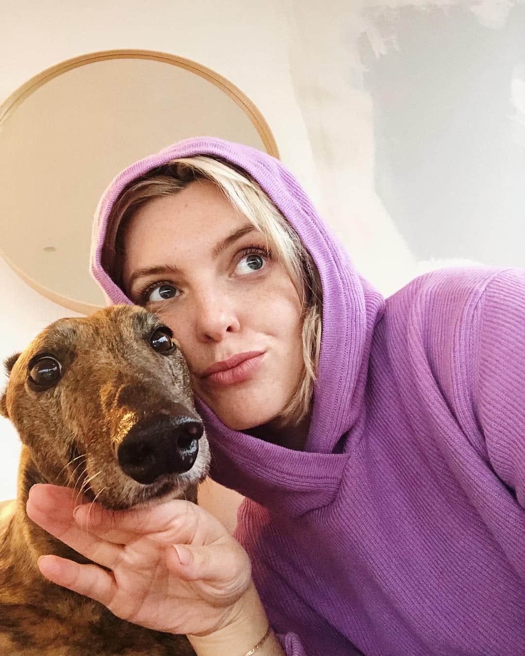 Estée Lalondeのインスタグラム：「Just a 🍇 and a 🐅 pondering the meaning of life.」