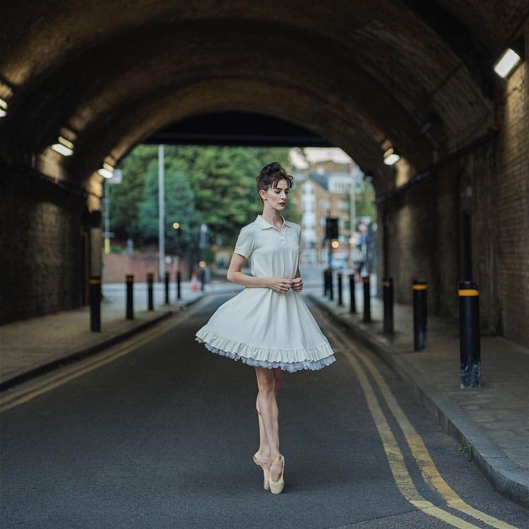 ballerina projectさんのインスタグラム写真 - (ballerina projectInstagram)「Olivia Cowley in Bermondsey London. #ballerina - @olivia.cowley #bermondsey #london #ballerinaproject #ballerinaproject_ #ballet #pointe #dance #oliviacowley  The Ballerina Project book is now available for pre-order. Go to @ballerinaprojectbook for pre-order link and info. #ballerinaprojectbook Large format limited edition prints available for purchase at the link in our profile.」3月31日 22時31分 - ballerinaproject_