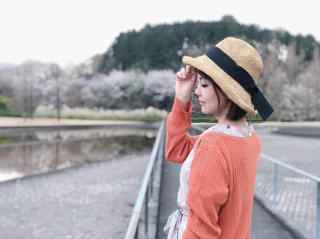 長谷川真美さんのインスタグラム写真 - (長谷川真美Instagram)「👒💕 #まあみコーデ ・ 今日は早く寝よ〜😴💦 おやすみなさい💗 ・ 前の投稿のコーデで被ってたのは #14plus @14plusjp の #セーラーリボン麦わらハット 👒💗 ・ 可愛いし持ち運びにも最適🙌✨ 後ろ姿も可愛いんだよね〜💕 ・ #イチヨンプラス #帽子好き」3月31日 22時32分 - maami.hase