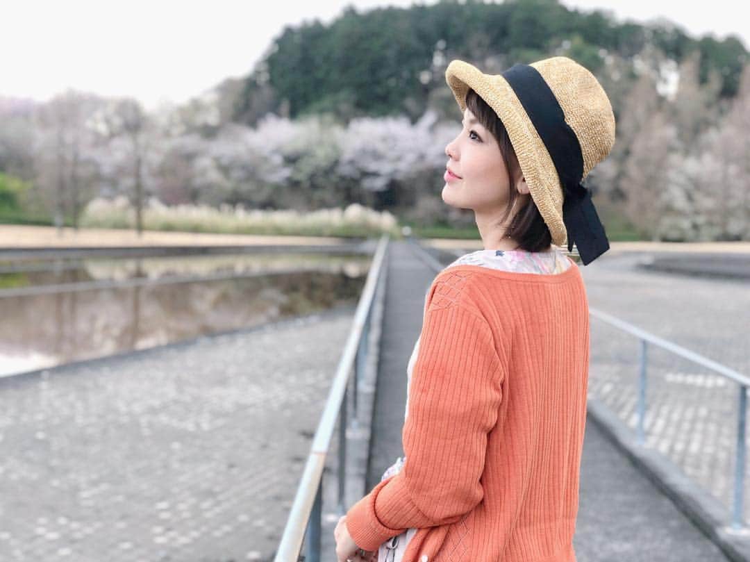 のインスタグラム：「👒💕 #まあみコーデ ・ 今日は早く寝よ〜😴💦 おやすみなさい💗 ・ 前の投稿のコーデで被ってたのは #14plus @14plusjp の #セーラーリボン麦わらハット 👒💗 ・ 可愛いし持ち運びにも最適🙌✨ 後ろ姿も可愛いんだよね〜💕 ・ #イチヨンプラス #帽子好き」