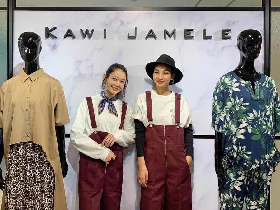 Karunaさんのインスタグラム写真 - (KarunaInstagram)「ㅤㅤㅤ KAWI JAMELE 2019SS EXHIBITION 加藤ミリヤさんのお洋服のブランド🥀 えるちゃんとお揃いで写真撮りました👯‍♀️ 着こなし方いろいろで個性が出せるネ！ 今期もとっても可愛くて早く着たい🤤💓 #KAWIJAMELE #2019SS #加藤ミリヤ #FASHION #OOTD #カウイジャミール」3月31日 22時36分 - karuna0520