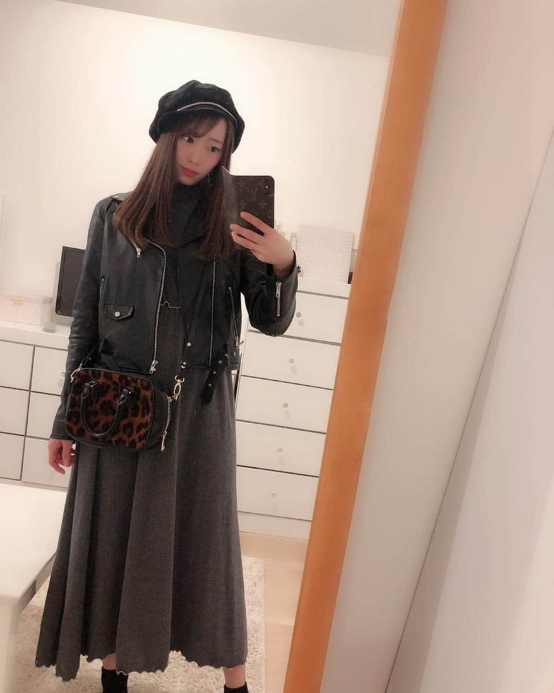 藤江れいなさんのインスタグラム写真 - (藤江れいなInstagram)「#２２時の嫁  #私服 #ootd #fashion #コーディネート #ライダース #punyus  #ワンピース #LAYMEE #キャスケット #LAYMEE #ショルダー #discoat」3月31日 22時40分 - 01nyan0201