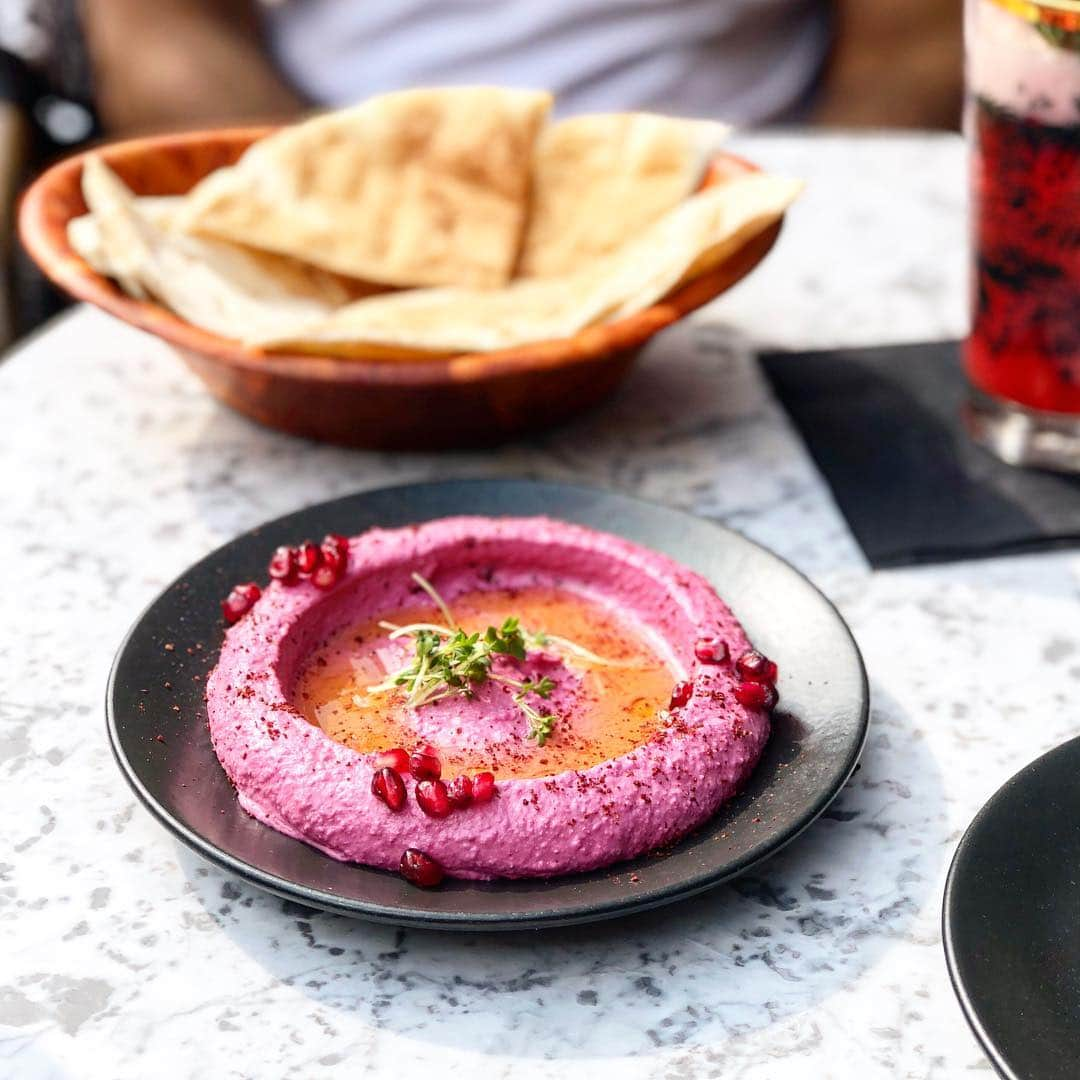 Eat With Steph & Coさんのインスタグラム写真 - (Eat With Steph & CoInstagram)「@libantapas Summer lovin’ - not quite summer but feels like it! Vibrant coloured beetroot combined with Hummous #health #yummy #lebanesecuisine❤️ .#invite 📷: @mchan4b . . . #toplondonrestaurants #topcitybites #foodinlondon #feedyoursoul #artofplating #foodie #foodpics #EEEEEATS #flaylay #infatuationlondon #foodiegram #foodporn #myfab5 #f52grams #eatingfortheinsta #spoonfeed #infatuation #vegetarian #forkyeah #heresmyfood #lebaneserestaurant」3月31日 22時41分 - eatwithsteph_ldn