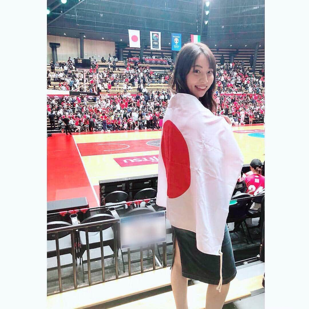 今井麻椰さんのインスタグラム写真 - (今井麻椰Instagram)「東京2020オリンピック！バスケットボールが！ 開催国枠決定！！ 男女共に出場！！ 男子は44年ぶり！！ いっえーーーーーい！！！！🤩🤩🤩🎊 . しかも5人制・3人制の全カテゴリーで出場権獲得👏🤩 . 今年はW杯✨来年はオリンピック✨ まさに今こそ #バスケで日本を元気に ！！！！ . 長い道のりだったからこそ…😭😢 本当におめでとうございます！！ これからも応援し続けましょう👍 . #日本代表戦 #男子日本代表 #アカツキファイブ #AkatsukFive #バスケットボール #頑張れ日本 #日本一丸 #🏀 #🇯🇵」3月31日 22時46分 - maya_imai_124