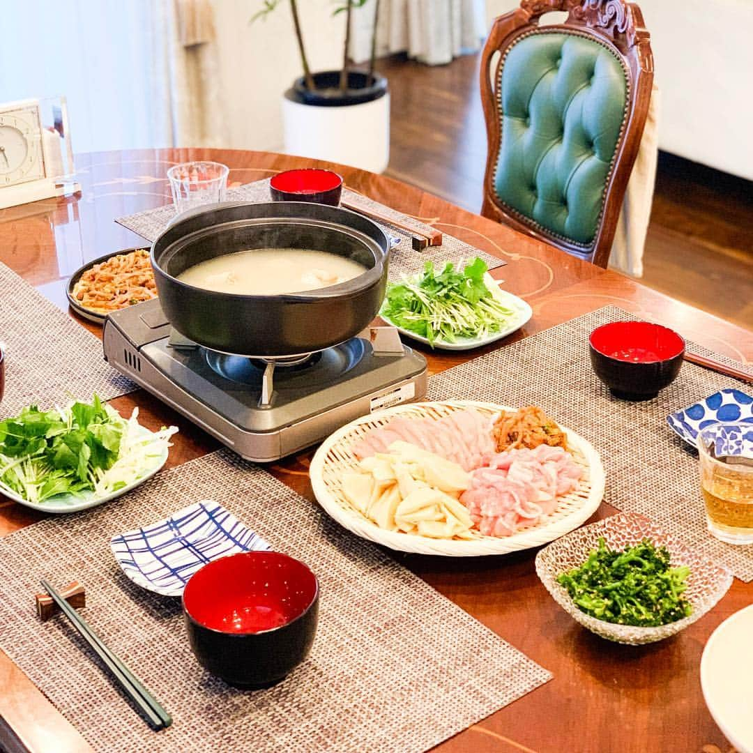 内田朝陽さんのインスタグラム写真 - (内田朝陽Instagram)「・春の水炊き ・鮟鱇の唐揚げ ・土筆の卵とじ ・菜の花の胡麻よごし  #cooking #cookstagram #cookingram #dinner #followforfollow #followme #おうちごはん #朝陽メシ #家庭料理 #うちごはん #食卓 #おとこめし #夕食 #手料理 #内田朝陽 #homemadefood #homemade #tastyjapan #foodie #food #instafood #水炊き #鮟鱇 #唐揚げ #japanesefood #つくし #春ごはん」3月31日 23時02分 - asahi_uchida