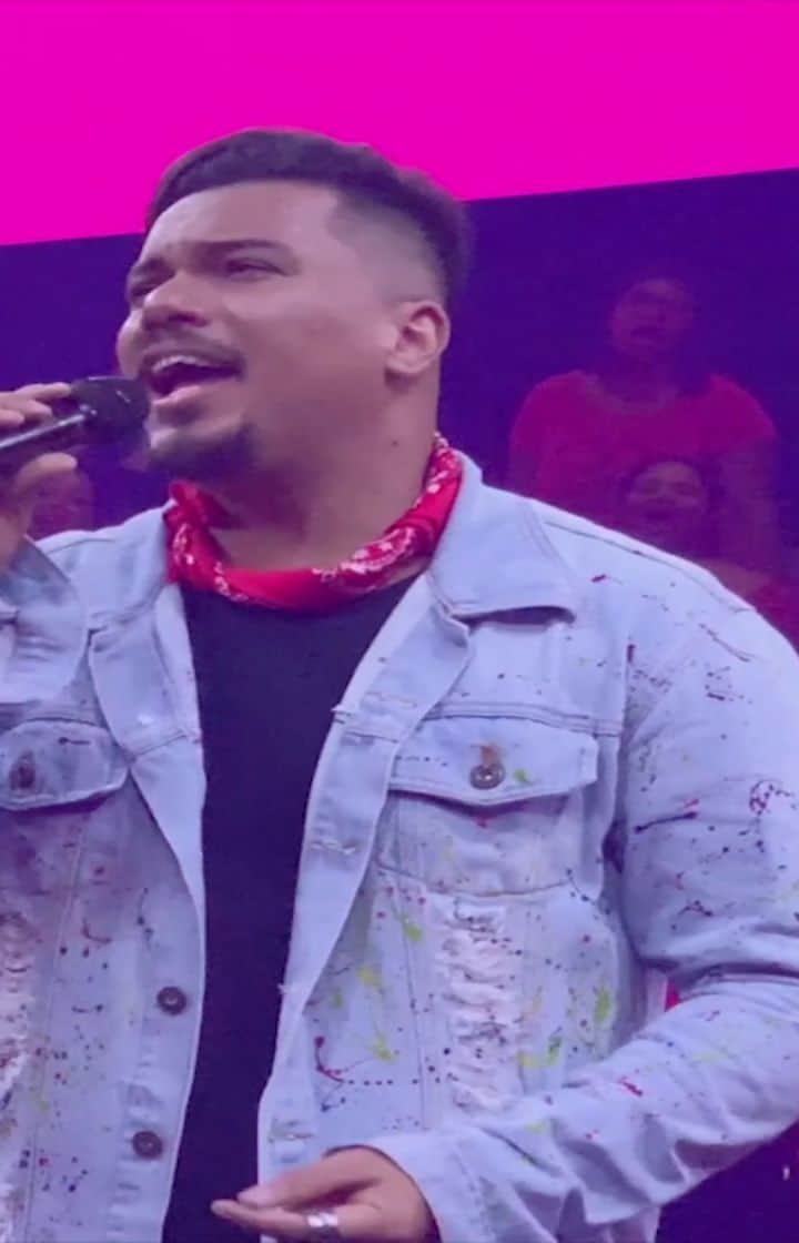 Sorriso Marotoのインスタグラム：「Que letra linda! Assista o clipe no YouTube!」