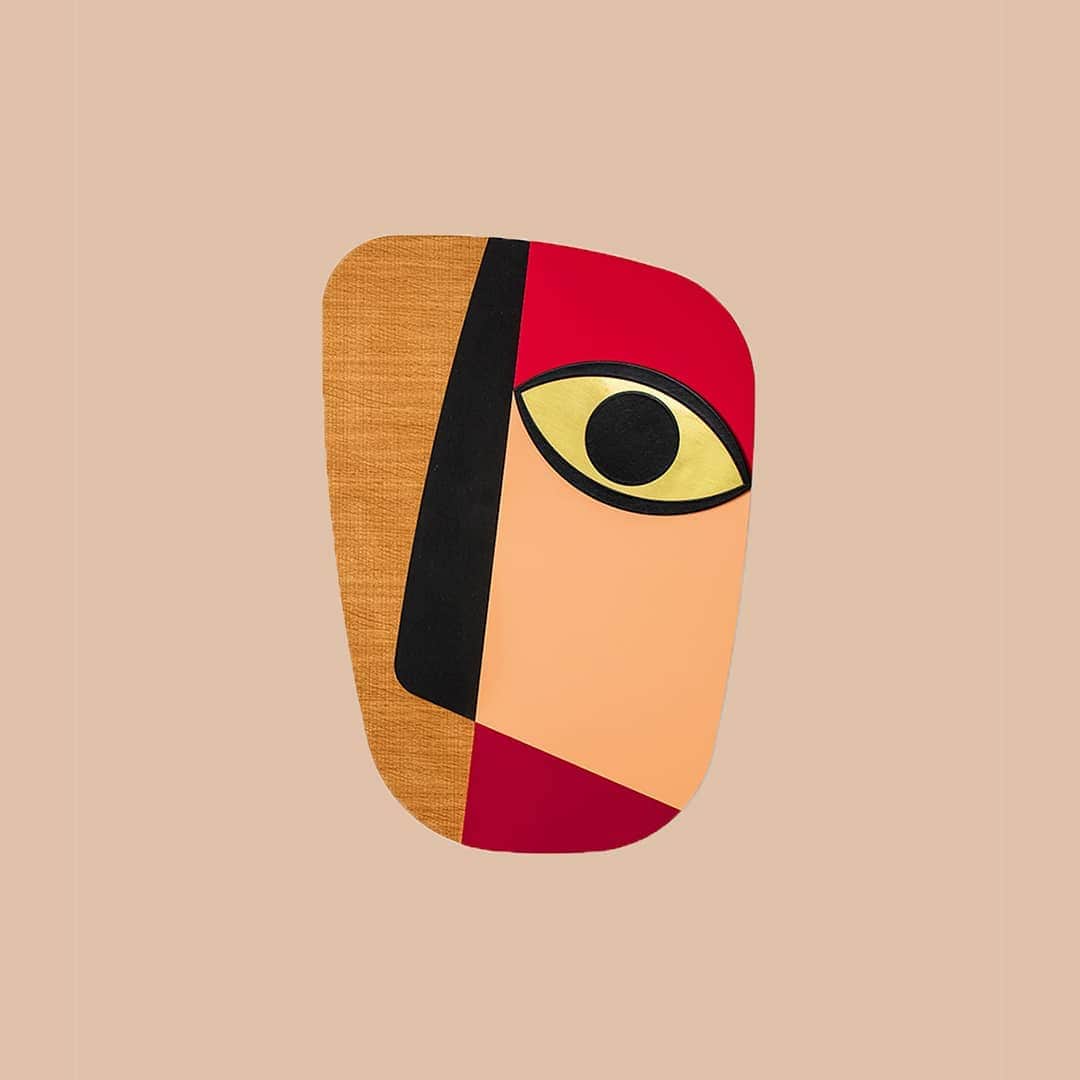 のインスタグラム：「Les masques @umasqu.studio ceux que vous allez vouloir accrocher partout... Inspiré de l’œuvre de Pablo Picasso ou de Jean Cocteau, ces masques reprennent l'esthétique abstraite, unique et colorée d’un visage. > Designer Tzachi Nevo, réalisés à la main dans un atelier de Tel-Aviv. > Disponibles sur Bensimon.com et dans nos Concept stores 🇬🇧 The @umasqu.studio masks, the ones you will hang everywhere ✨ Inspired by Pablo Picasso or Jean Cocteau's work, those masks takes the abstrait and unique esthetic of a face back. > Designed by Tzachi Nevo and handmade in workshop in Tel-Aviv. > Available on Bensimon.com #new #newin #umasq #telaviv #handmade #bensimon #workshop」