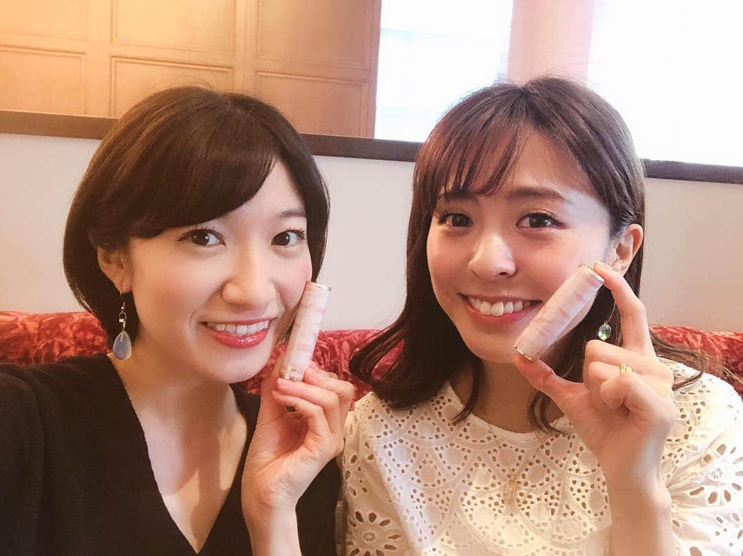 田原彩香さんのインスタグラム写真 - (田原彩香Instagram)「タピオカ葵大使にタピオカのお店がいいってリクエストしたらかわいいお店予約してくれた💓 誕生日プレゼントにおそろリップもらってHAPPY🥰 放送のときに使うのが今から楽しみー🌸🌸🌸 楽しい話から真面目なキャリアのお話ができる大切なひと🎀  #誕生日 #プレゼント #リップ#おそろい #タピオカ  #ビジネスタレント」3月31日 23時14分 - taharaayaka