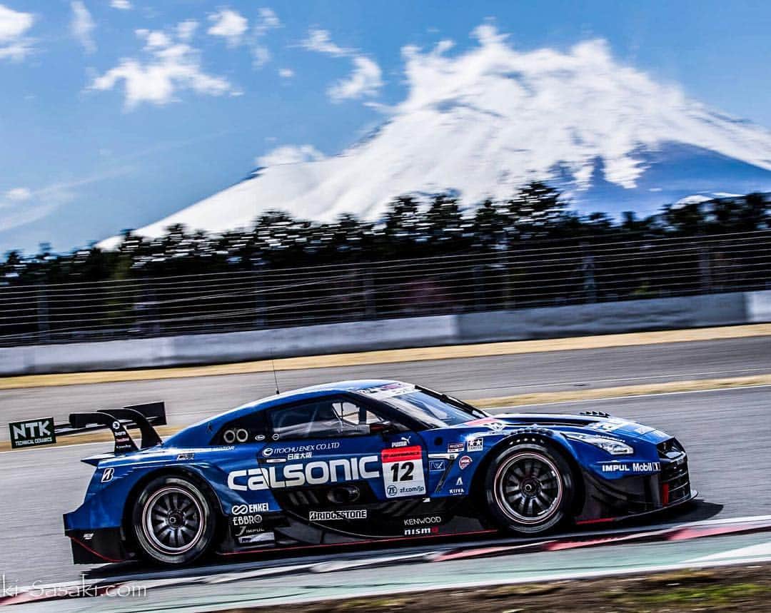 ジェームズ・ロシターのインスタグラム：「Final day of pre season testing done. P1 in every test in 2019. Thank you @nismo for this great opportunity! Thank you to the team for all the hard work and thank you to the fans for all the support! Let’s go racing 🚀」