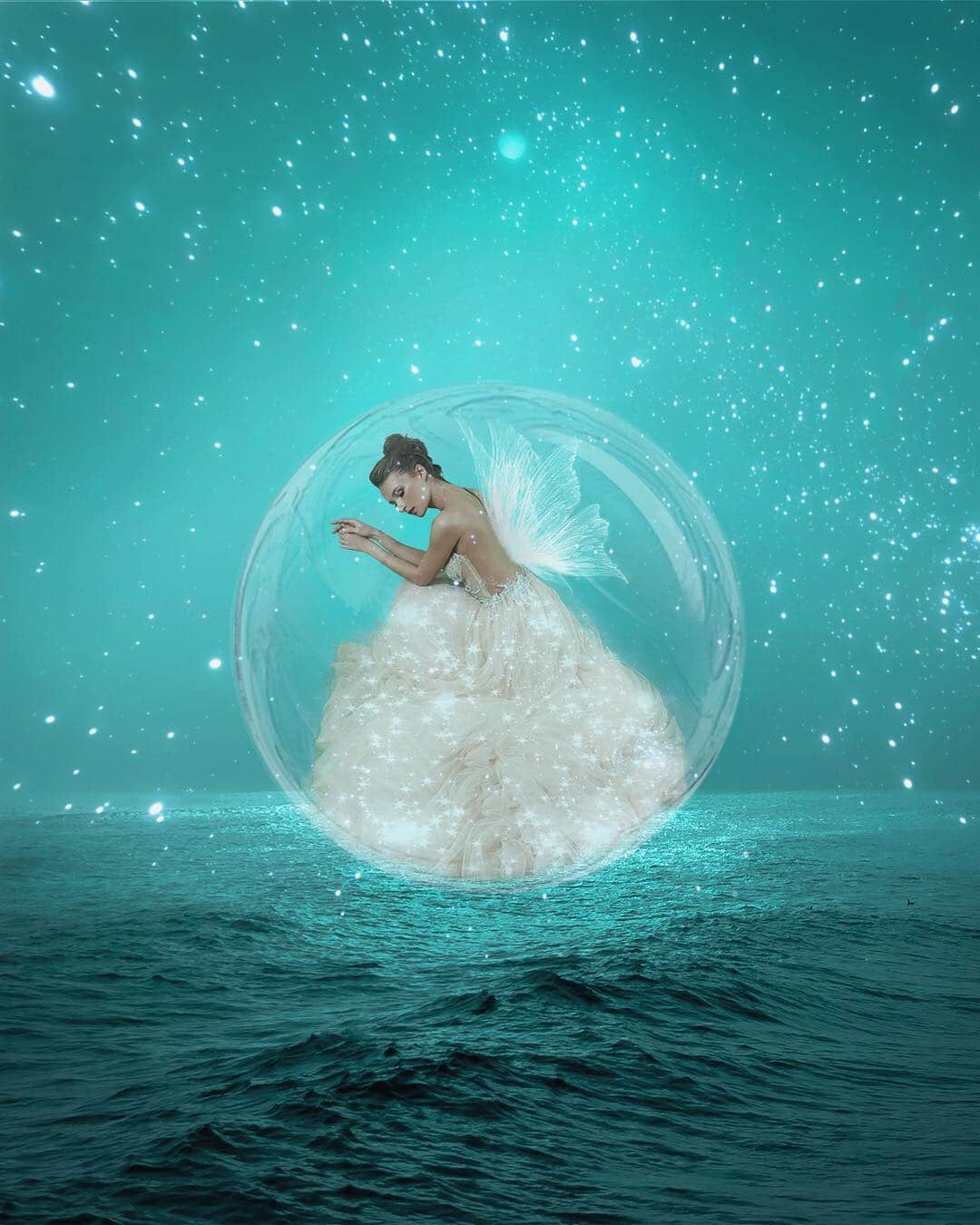 Galia Lahavさんのインスタグラム写真 - (Galia LahavInstagram)「In my blue bubble dream | Our fairytale gown #GALA_111 By @indg0 📷 @gilhayon」3月31日 23時24分 - galialahav