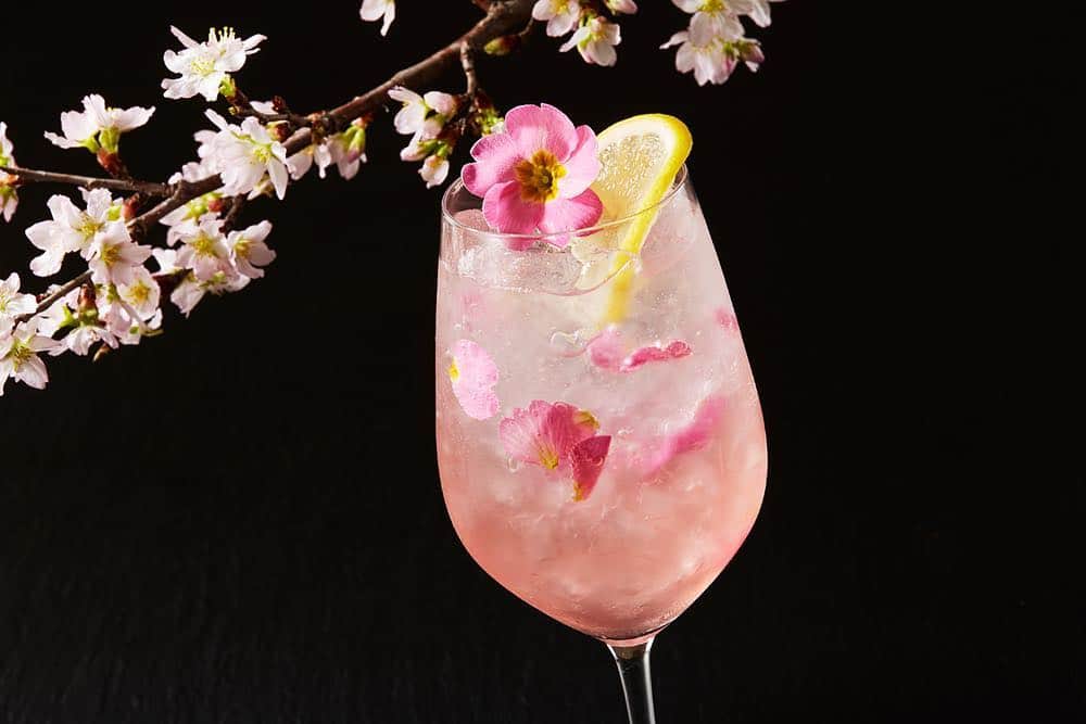 東京プリンスホテルさんのインスタグラム写真 - (東京プリンスホテルInstagram)「当ホテルのメインバー ウインザーに新カクテル、スプリングフィズが登場。季節の味をぜひお試しください。  A new cocktail for a new seasons! Try out our Spring Fizz at WINDSOR Main Bar  Share your own images with us by tagging @tokyoprincehotel ————————————————————— #tokyotower #tokyoprincehotel #princehotels #tokyo #japan #beautifulhotels #tokyohotel #東京 #东京 #도쿄 #tokio #tokyoprince #tokyoview」3月31日 23時28分 - tokyoprincehotel