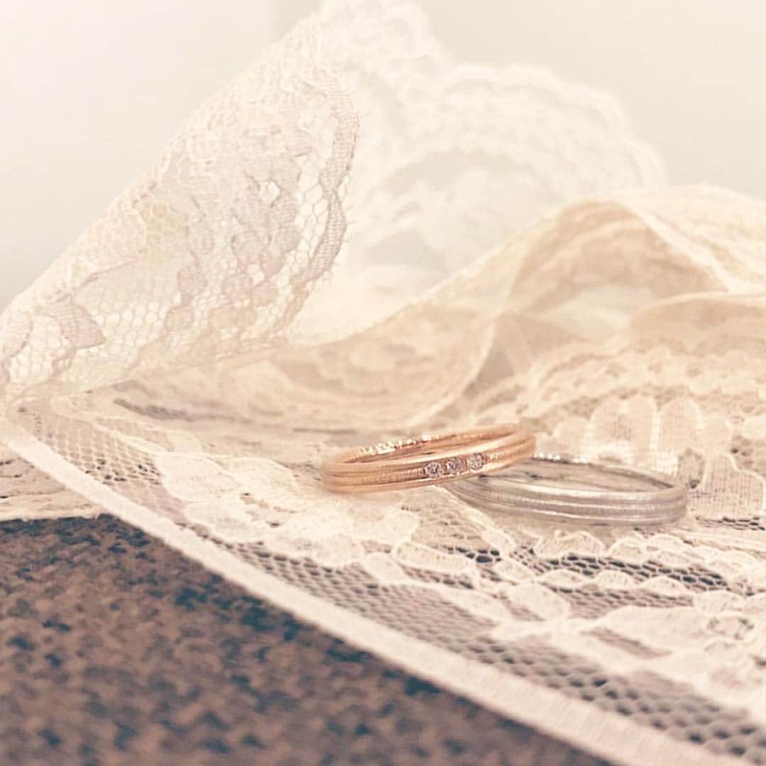 JKプラネット銀座.表参道.福岡|結婚指輪セレクトショップさんのインスタグラム写真 - (JKプラネット銀座.表参道.福岡|結婚指輪セレクトショップInstagram)「💍 @jkplanet.jewelry 【YUKA HOJO】 婚約指輪 -Comet - 夜空で出逢うふたつの星。ふたりの想いを星に宿して永遠にとじこめて💍✨ 結婚指輪 -Calm-  こころの中の水平線をイメージしてデザインされたリング。。 ・ 【YUKA HOJO ユカホウジョウ】 銀座・表参道・横浜元町・福岡天神・熊本上通 の正規取扱店 JKPlanet（@jkplanet.jewelry ） ☎︎ 03-6280-6927〈JKPlanet銀座本店〉 ☎︎ 03-6447-4383〈JKPlanet表参道店〉 ☎︎ Coming Soon〈JKPlanet横浜元町店 4月5日NEW OPEN〉 ☎︎ 092-791-9402〈JKPlanet福岡天神店〉 ☎︎ 096-321-6460〈JKPlanet熊本上通店〉 ※5店ともご予約なしで自由にご覧頂けます♪ . #JKPlanet #JKプラネット #結婚指輪のセレクトショップ #婚約指輪のセレクトショップ  #銀座結婚指輪 #表参道結婚指輪 #横浜結婚指輪 #福岡結婚指輪 #熊本結婚指輪 #YUKAHOJO #ユカホウジョウ #婚約指輪 #エンゲージリング  #結婚指輪 #マリッジリング #エンゲージ #マリッジ  #リング #ブライダルリング #ブライダルジュエリー #結婚指輪探し #結婚指輪選び #婚約指輪探し #指輪探し #プロポーズ #婚約 #ブライダルリング #プレ花嫁 #日本中のプレ花嫁さんと繋がりたい #weddingring #jewelry」3月31日 23時44分 - jkplanet.jewelry