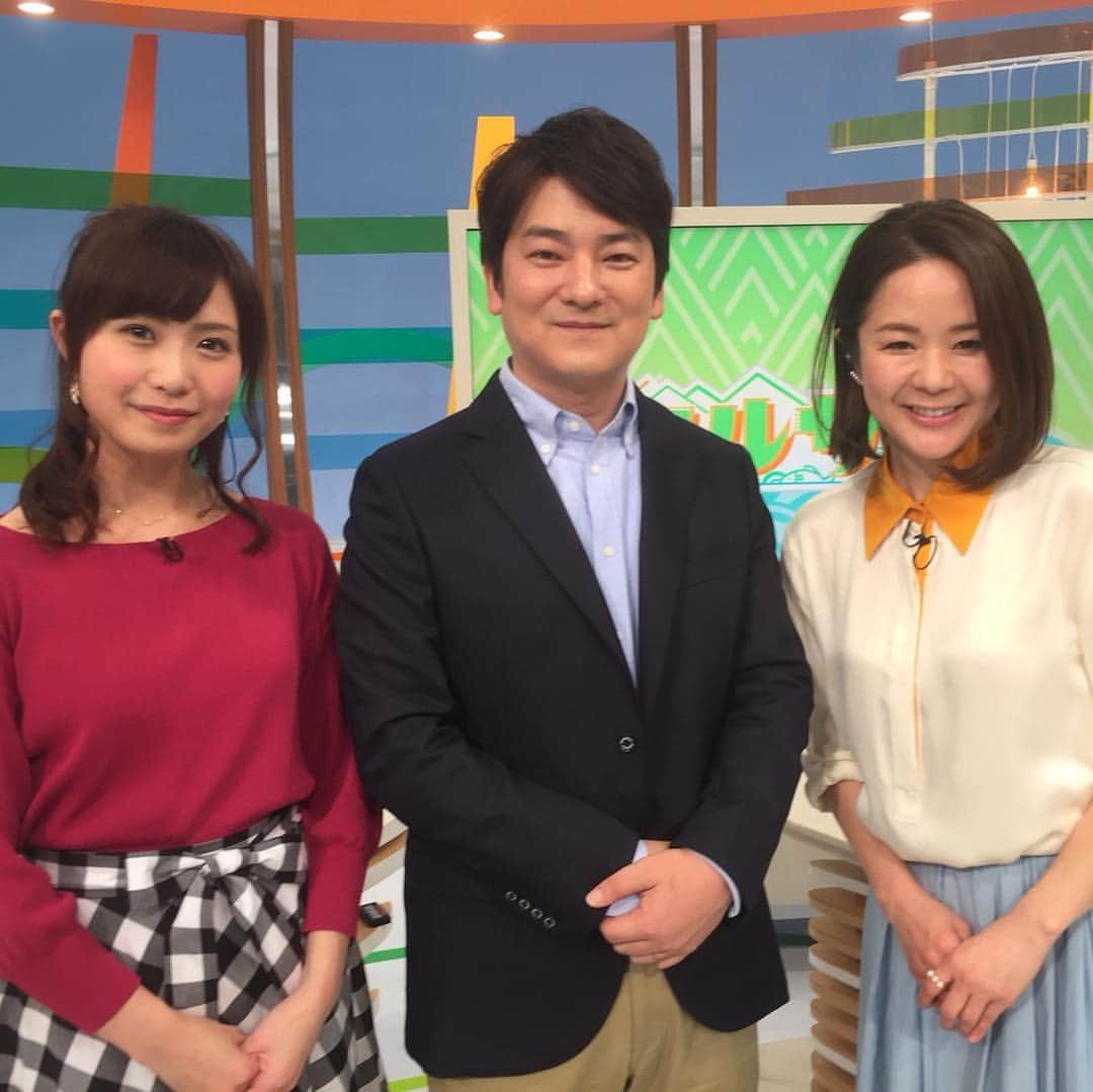南條早紀のインスタグラム：「フルサタ！初回、ありがとうございました！ . …と同時に、割いて食べるチーズを 焼いて食べるのがブームです！笑（いきなり . . お家飲みのときの素敵なおつまみ😊 ほど良き等分に切って 焦げ目がつくまで焼くだけ。 ビールやワインが進みます🍷笑 . . フルサタ！初回、 とっても楽しかった😊 もっともっと面白い番組に…！ 頑張りますね😊 . . ふんふわのんびりチャージして また新年度から頑張ります❤️ みなさんにも素敵な新年度が 訪れますように✨ . 新年度もBBT、よろしくお願いします！ . . #BBT #富山テレビ #新番組 #フルサタ #フルサタ！ #頑張ります #よろしくお願いします #さけるチーズ #さけチー #飲んべえ #のんべえ女子  #チーズ #いえのみ #家飲み #宅飲み #宅飲みメニュー  #女子会 #おすすめ #ビール #ワイン #焼けた写真 #一個減ってる #つまみ食い #てへぺろ #南條早紀」
