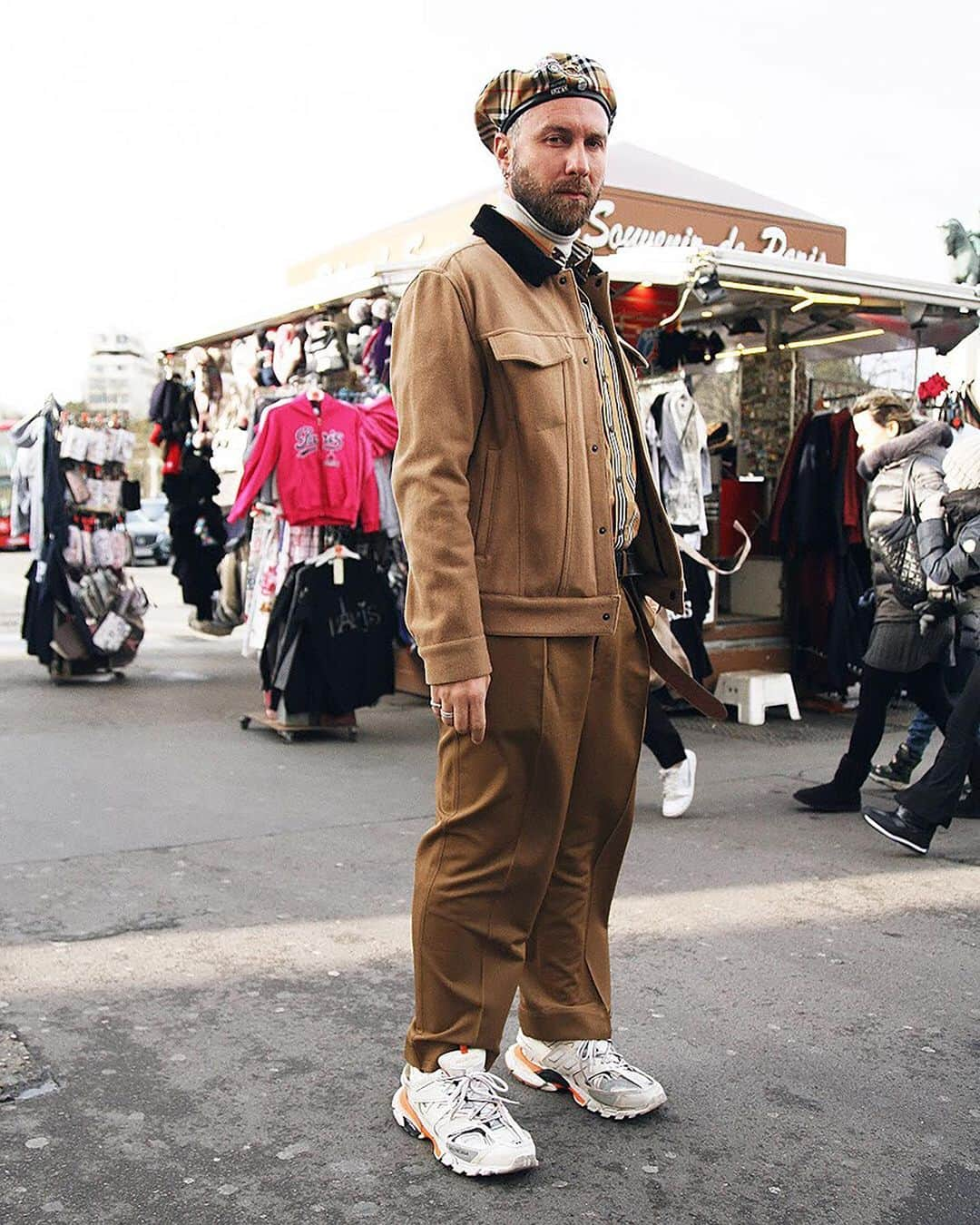 Droptokyoさんのインスタグラム写真 - (DroptokyoInstagram)「PARIS STREET STYLE #🇫🇷@drop_paris #streetstyle#droptokyo#paris#france#streetscene#streetfashion#streetwear#streetculture#fashion#parisfashionweek#パリ#parisstreetstyle#parisfashion#pfw#rapper#ストリートファッション#pfw19 Photography: @keimons @kyoheihattori」3月31日 23時42分 - drop_tokyo