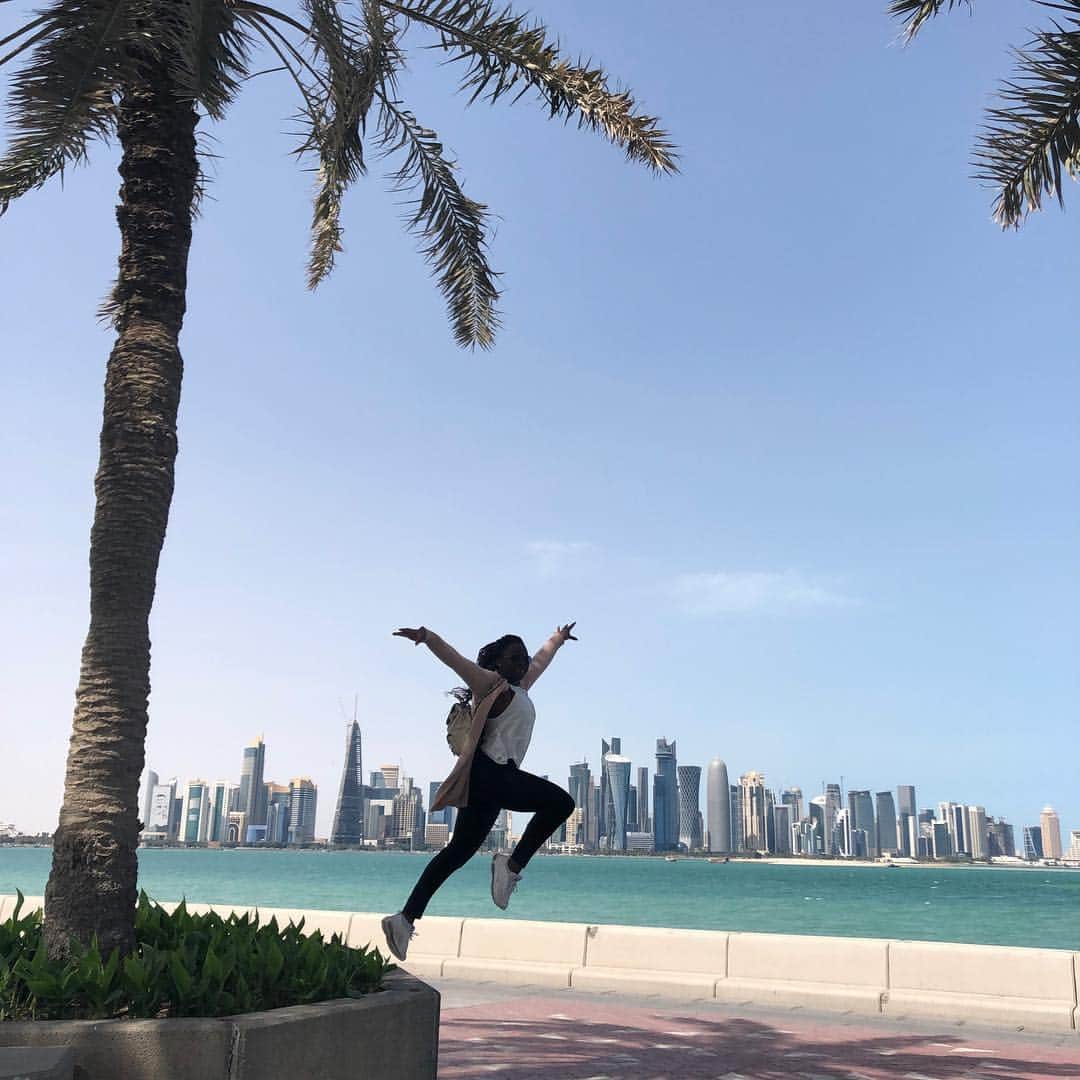 イレタ・シレテのインスタグラム：「Feel free at all time ..... 🦋 • • • #doha #qatar #vacances #free #sun #sea #familytrip #sunshine #flylikeabutterfly #enjoy #jump #nofilter #joy #happiness #whenyoutryblackyounevergoback」